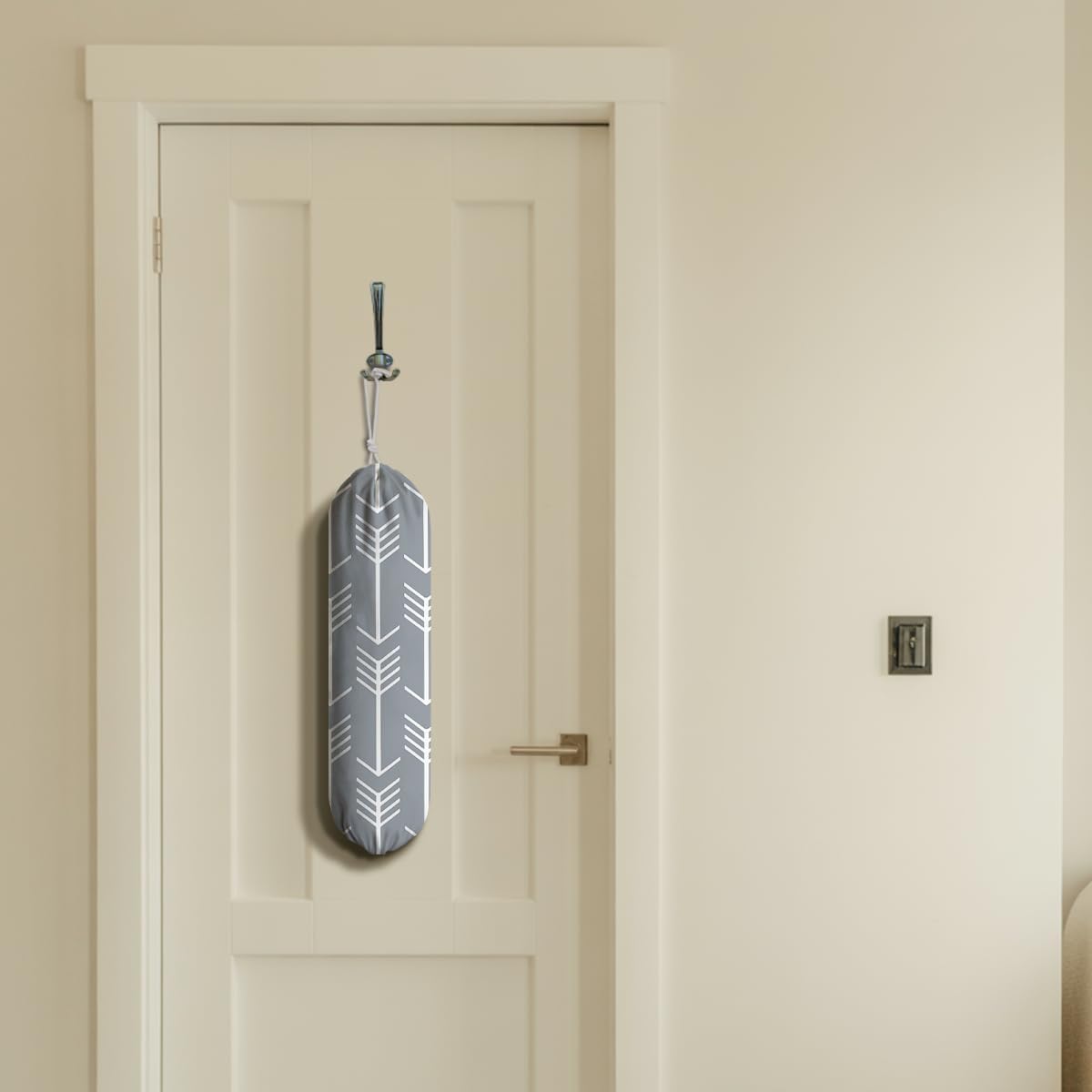 Arrows Plastic Bag Holder, Wall Mount Large Grocery Bags Holder, Washable Shopping Bags Carrierfor Home Kitchen Pantry, Housewarming Gift for Women Friends Family, Kitchen Pattern Garbage Bag 70