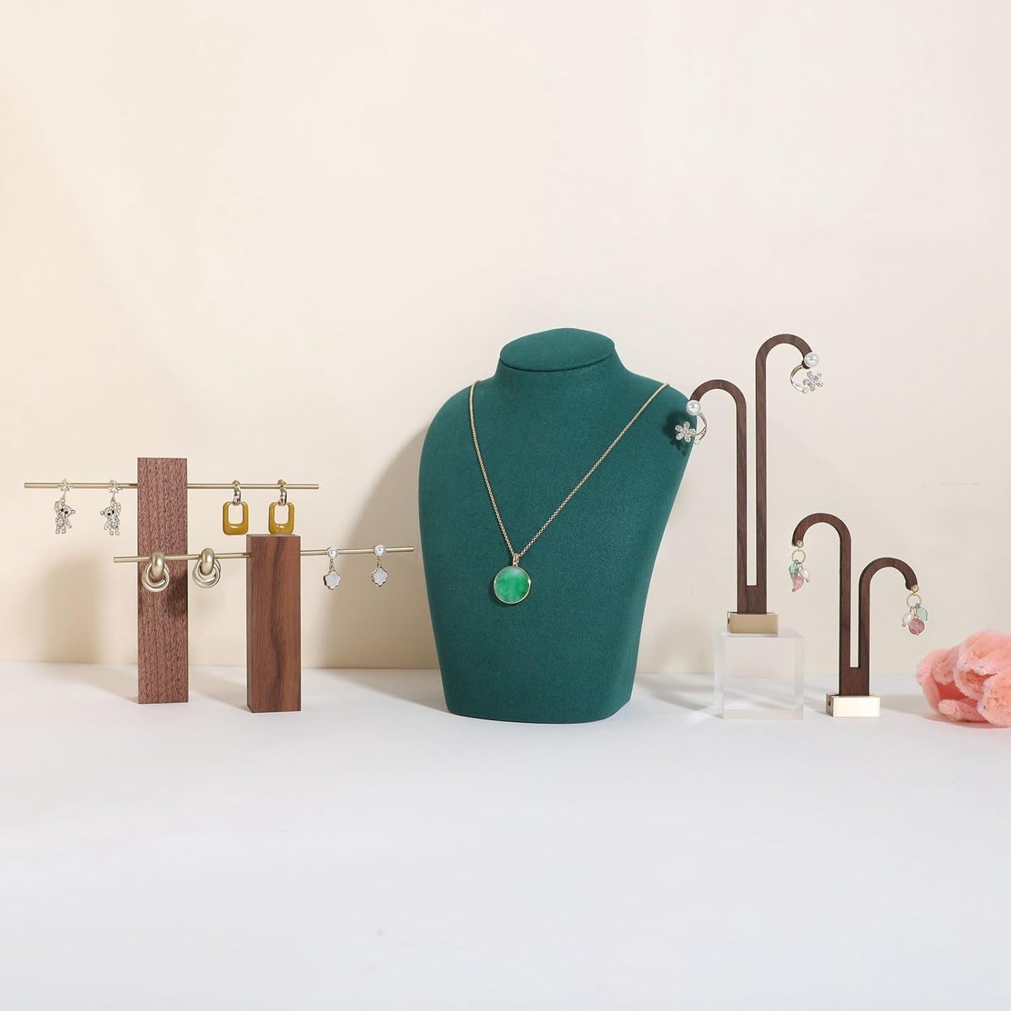 GemeShou Green necklace hanger jewelry organizer, Velvet jewelry stand necklace holder, jewelry mannequin bust for necklaces, Jewelry boutique store photography props【Green-Medium height 7.87 inch】