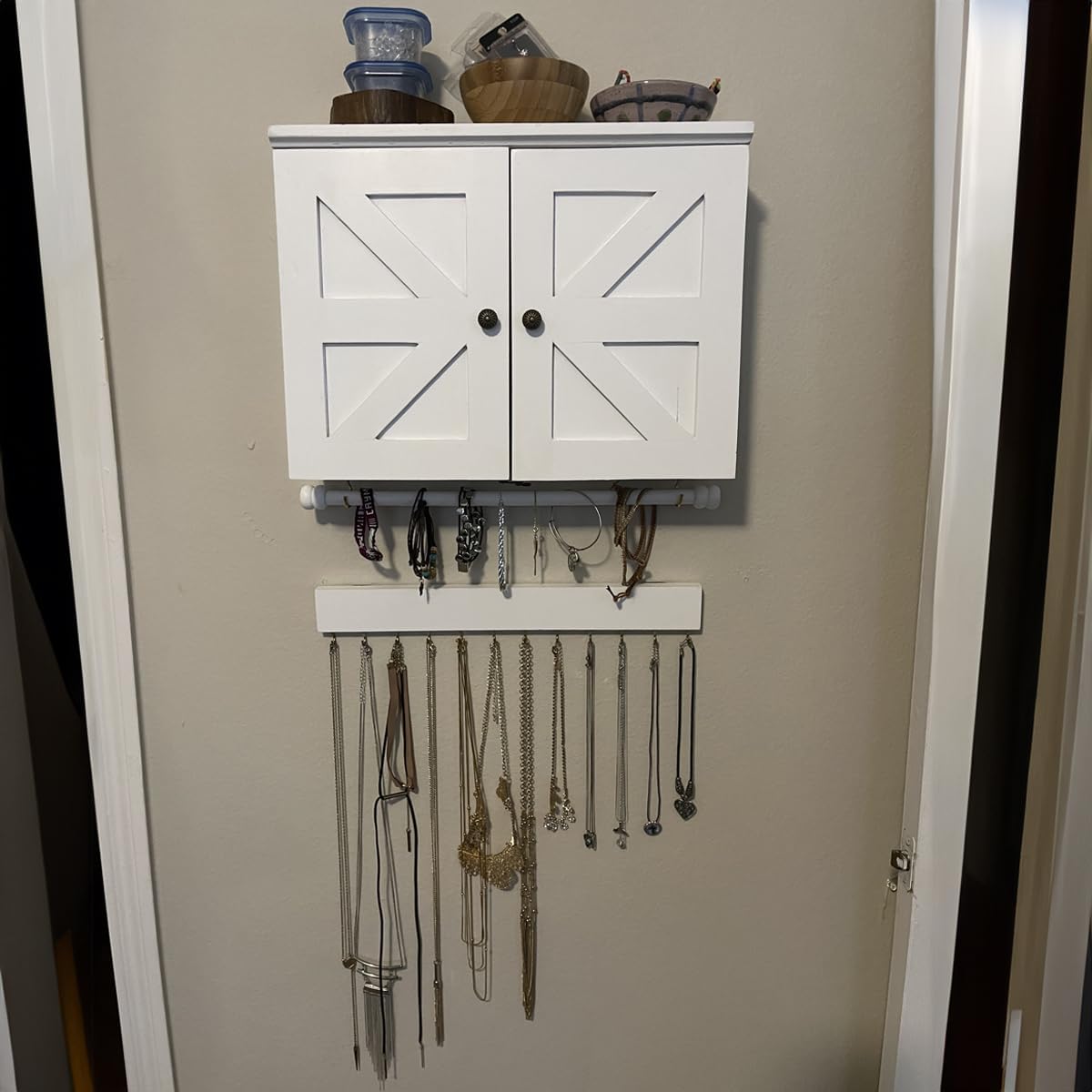 Rustic Wall Mounted Jewelry Organizer,Vintage Wooden Hanging Jewelry Holder Box with Barndoor Decor for Necklaces, Earings, Bracelets, Rings, Accessories. Includes Hook Organizer