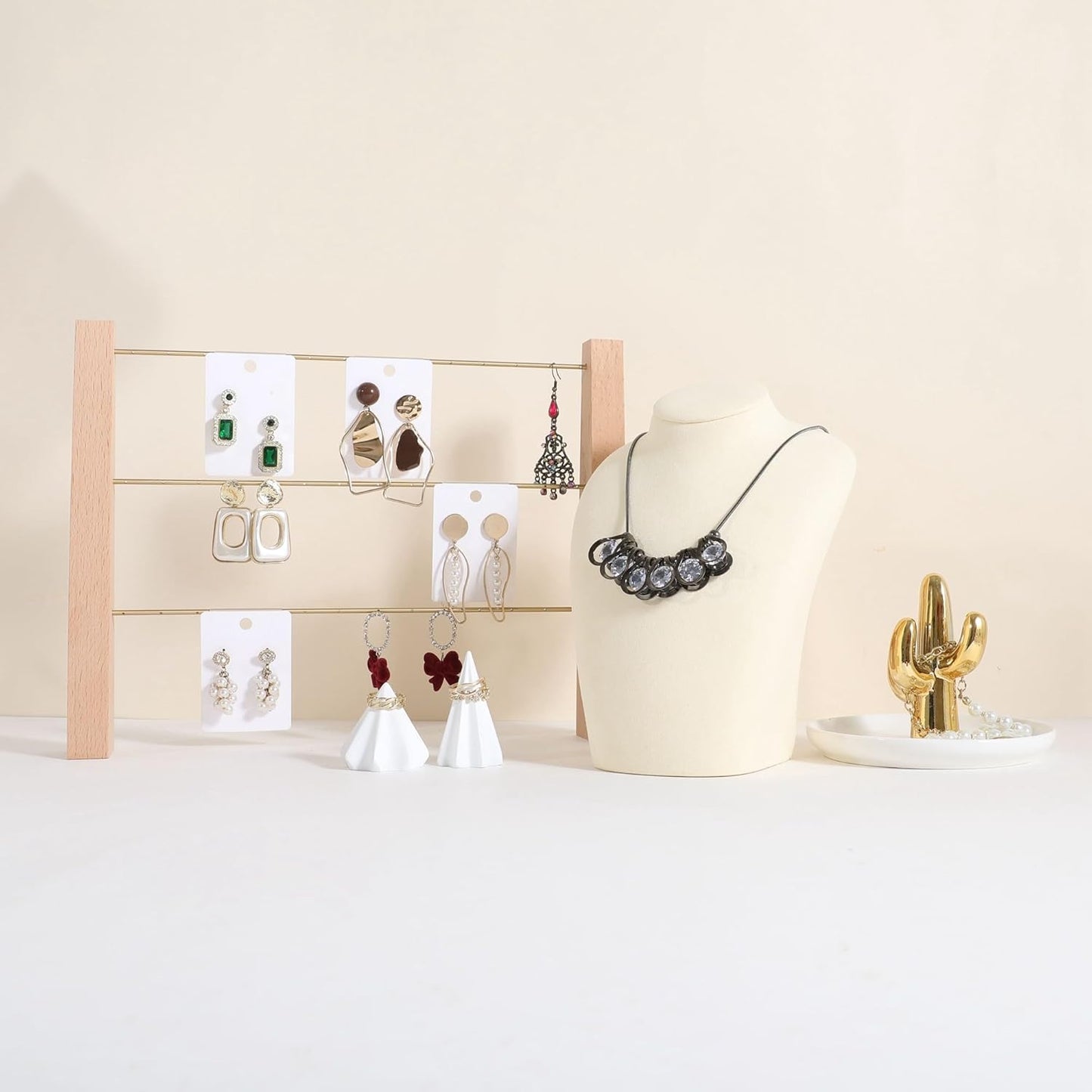 GemeShou Beige necklace hanger jewelry organizer, Velvet jewelry stand necklace holder, jewelry mannequin bust for necklaces, Jewelry boutique store photography props【Beige-Medium height 7.87 inch】