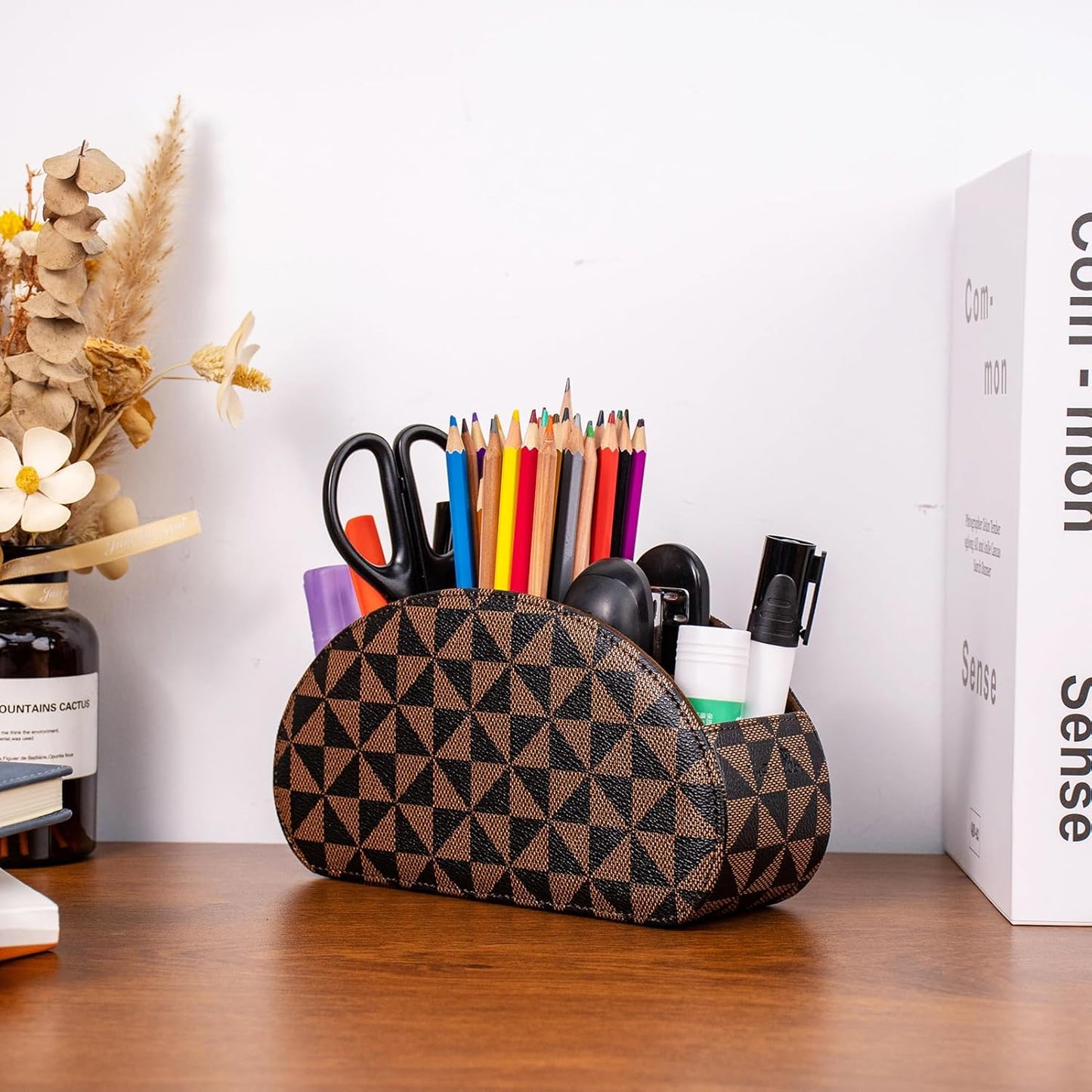 Remote Control Holders Organizer Box with 5 Compartment PU Leather Multi-functional Office Desk Storage Caddy Store Tv Remote for Media Player,Brush,Pencil,Glassees&Office Supplies (Triangle print)
