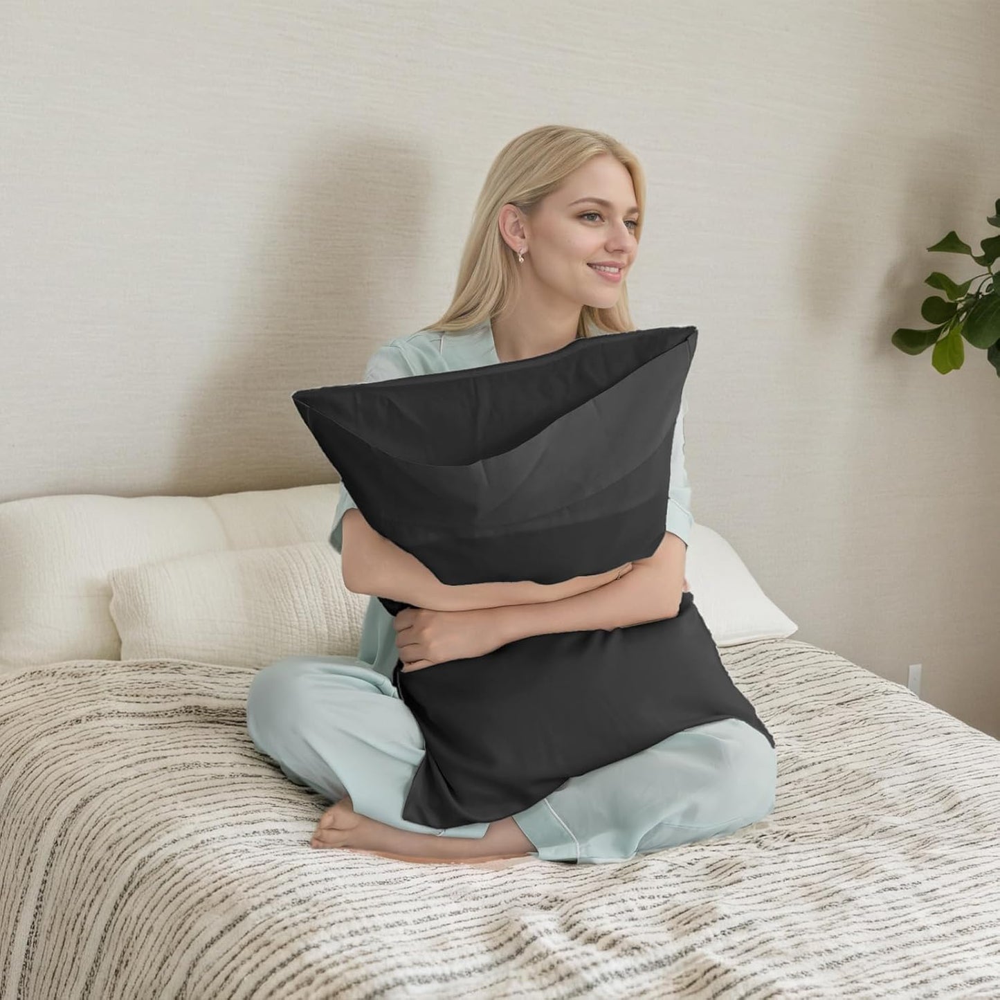 TELUS Black Pillow Cases King Size 2 Pack, Bamboo Rayon Cooling Pillowcases with Envelope Closure, Cool Breathable Pillow Case for Hot Sleepers & Night Sweats, 20x40 inches