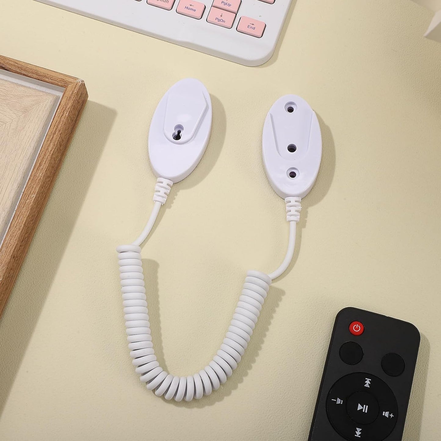 Remote Control Tether Anti-Loss Wall Mount Organizer with Retractable Coil Magnetic Remote Control Holder with Leash No Punch Installation