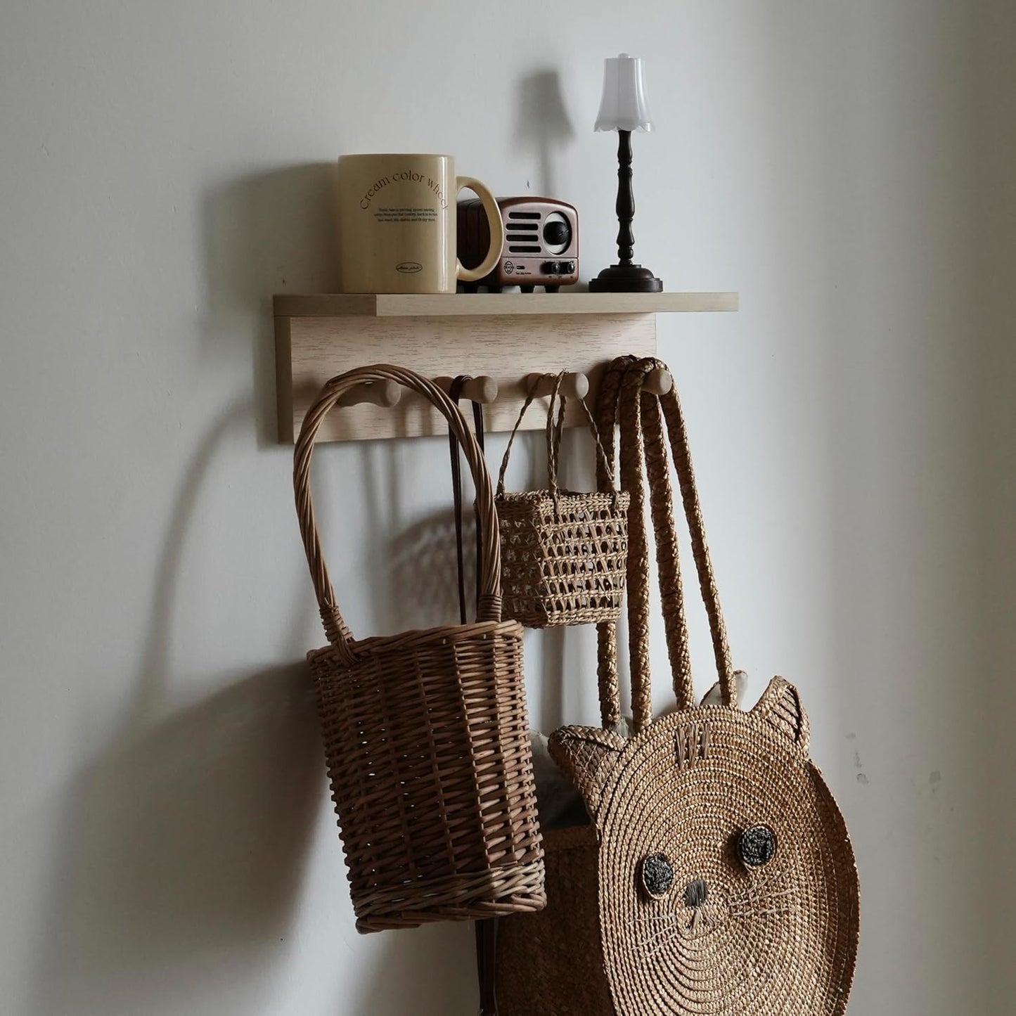 Entrance Coat Rack ,Coat Hooks, Wall-Mounted Wooden Hook Rack, Wall-Mounted Shelves are Very Suitable (Birch Colored Veneer)