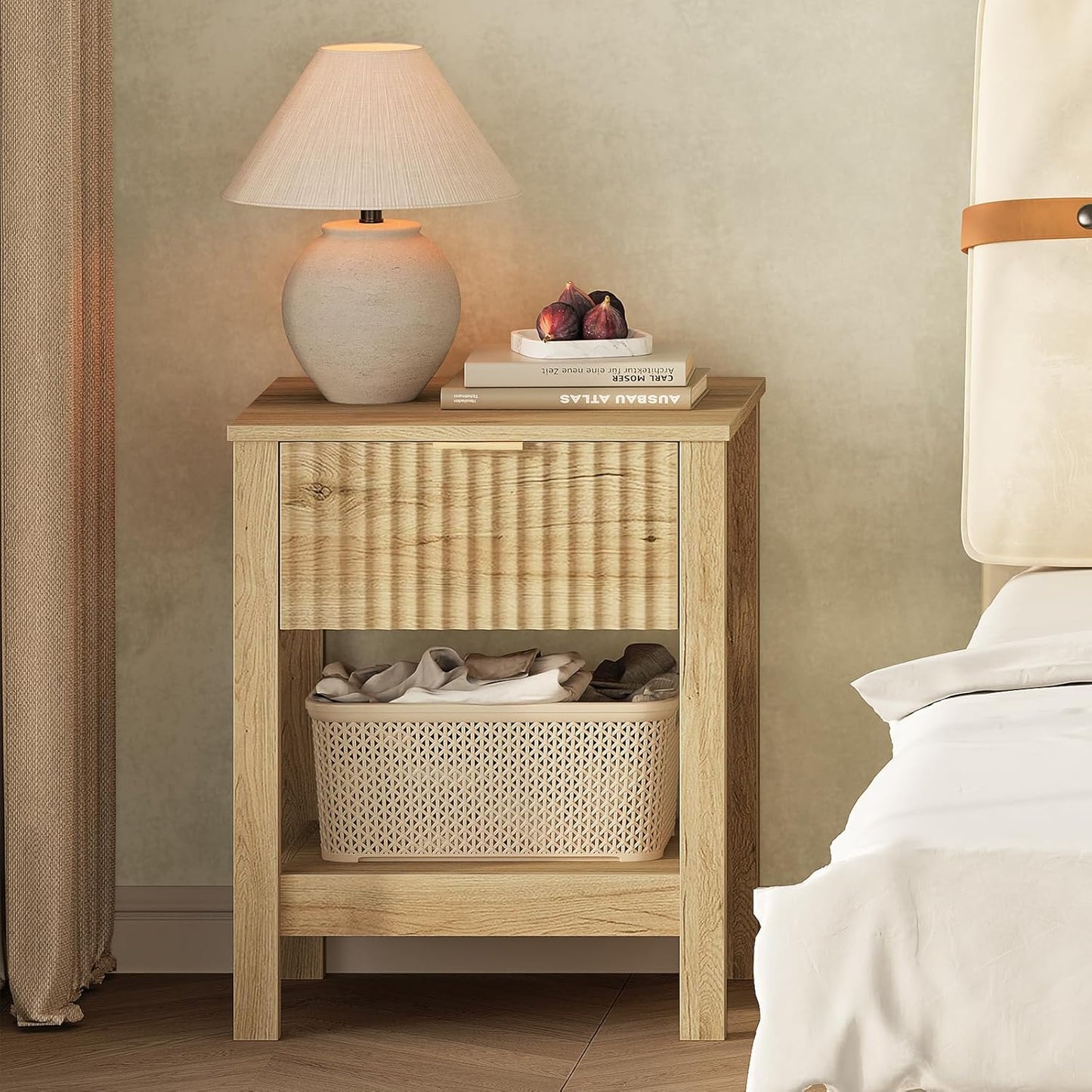 Fluted Night Stand with Golden Handle,Mid-Century Nightstands with Drawer,Modern Bedside Table with Storage Shelf,Large End Tables for Livingroom,Bed Side Tables for Bedroom,Natural Oak
