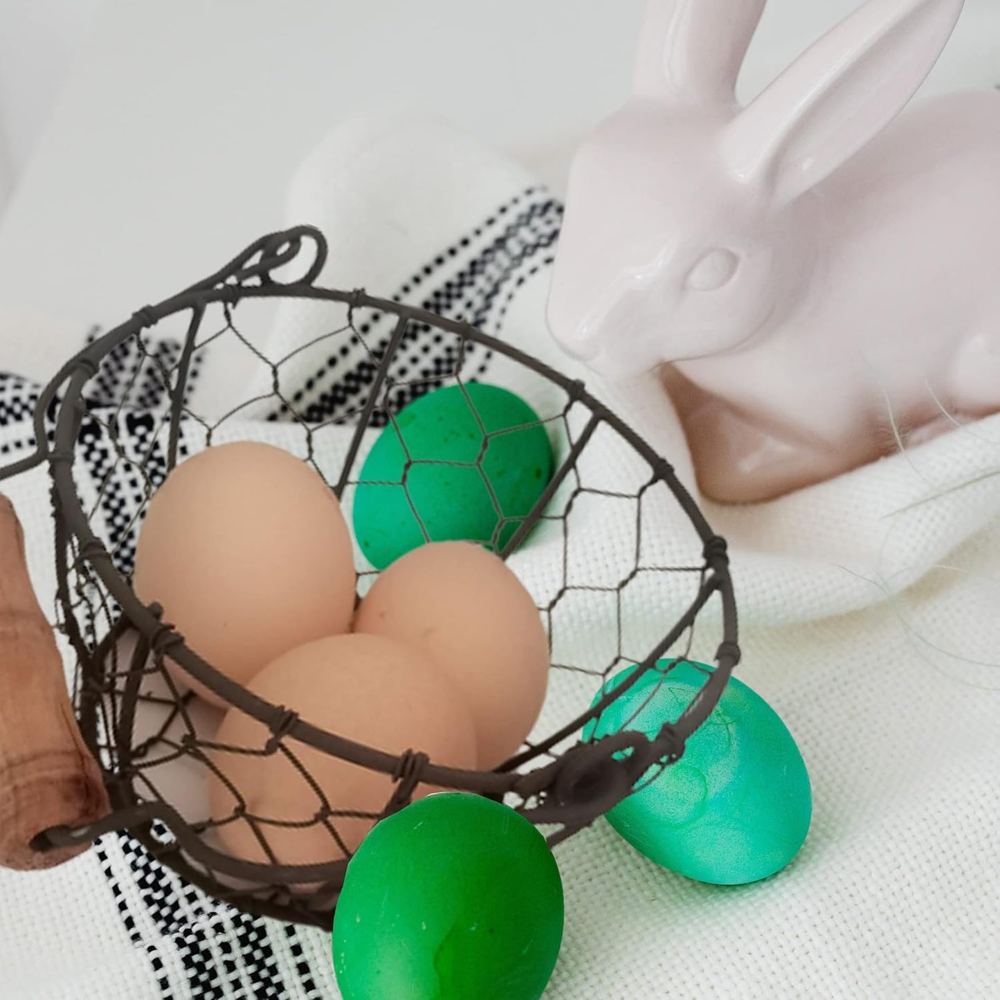 TAIANLE.Small Wire Egg Collecting Basket with Handle,Mini Metal Easter Quail Hunt Egg Basket for Gathering Fresh Egg,Round Farmhouse Vintage Countertop Holder,2 PCS