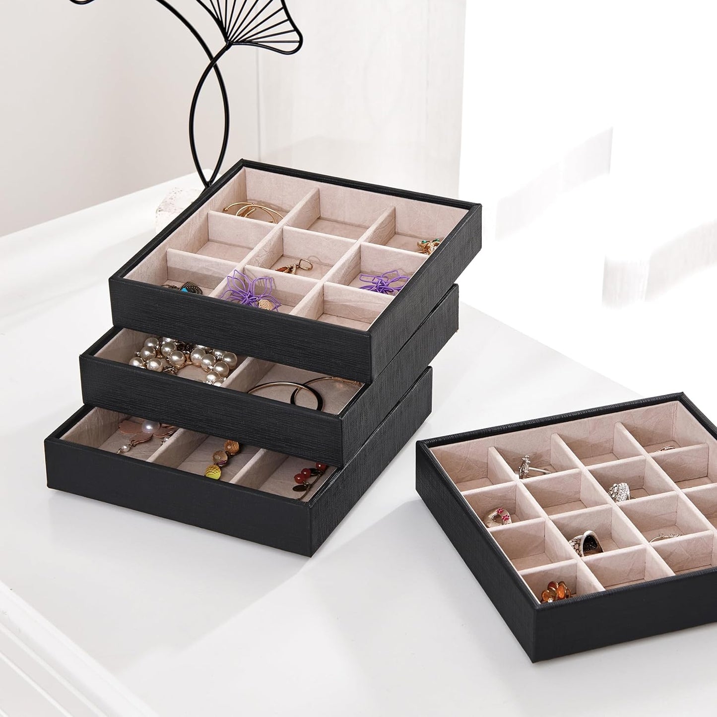 BEWISHOME Jewelry Organizer Tray Stackable Earring Storage Trays with Lid for Dresser and Drawer 32 Slots for Rings, Earrings, Necklaces, Bracelets and Watches Set of 4 Black SSH81B