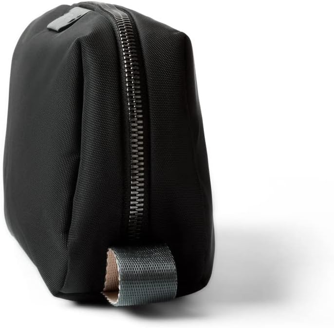 Bellroy Toiletry Kit (Unisex Toiletry Bag, Zipper Closure, Water-Resistant Lining, Toothbrush Sleeve with Magnetic Closure, Internal Mesh Pocket Organization) -Bronze