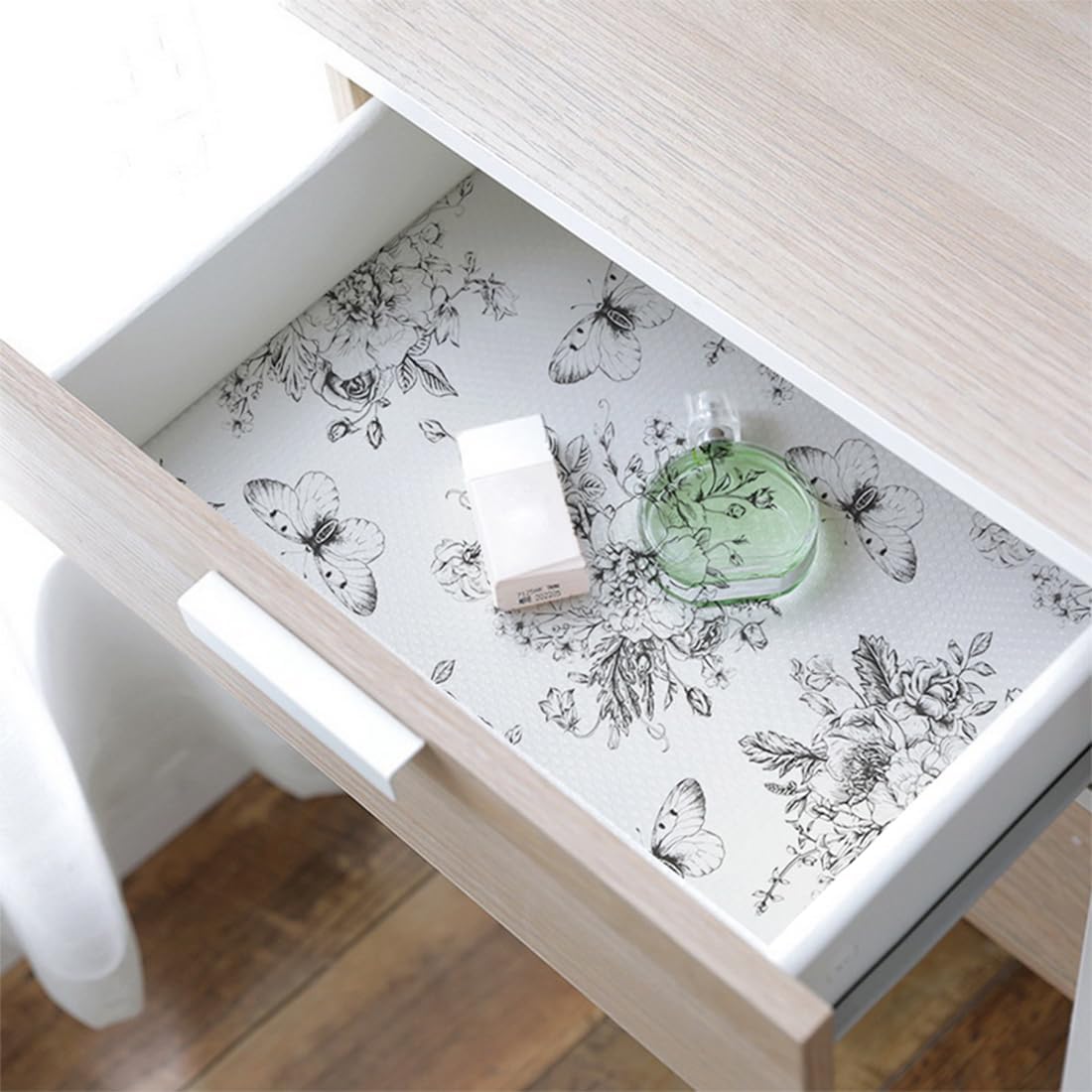 17.7In X 394In Shelf Liner Self Adhesive Drawer Liner for Kitchen Bedroom Cabinets Dresser Floral and Butterfly Waterproof Vinyl Rolls