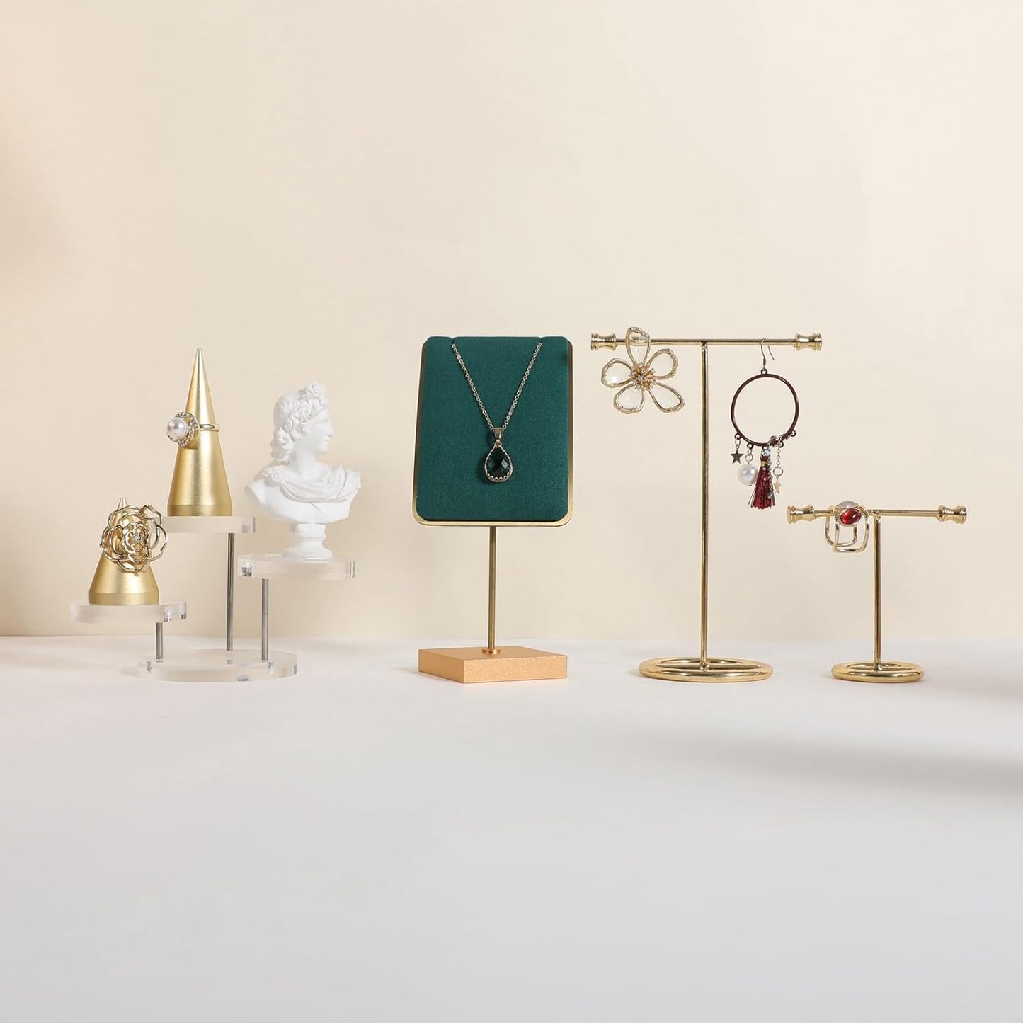 GemeShou Green necklace holder small jewelry stand, Velvet necklace display stand for selling, metal jewelry organizer necklace hanger【Green】