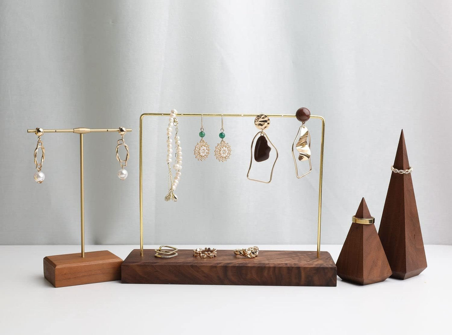 GemeShou Walnut Earring holder for selling, Brass earring stands and displays for show, Wood Jewelry Storage hanging shelf for Girl Woman【Walnut U Shelf Height 5.91"-Small】