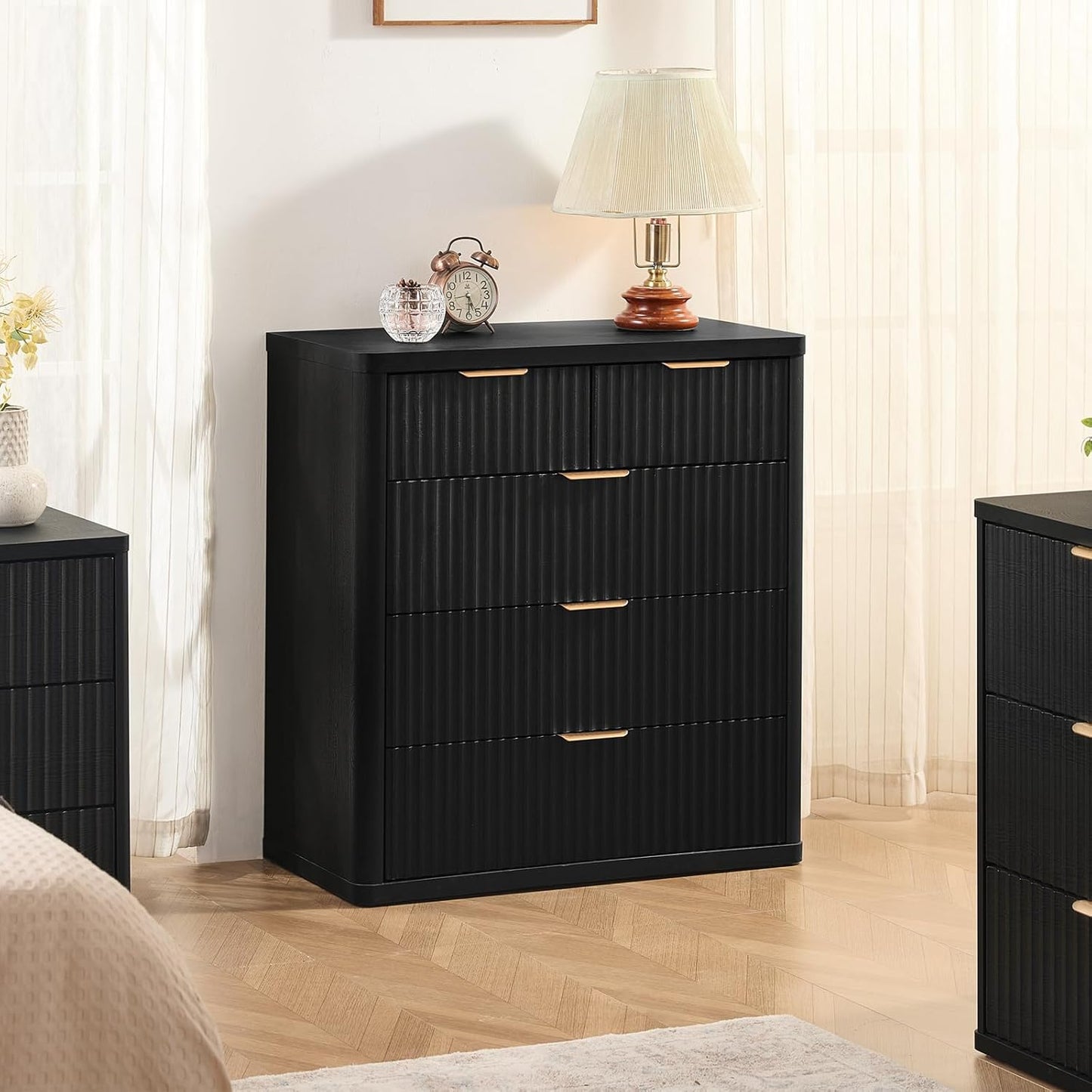 LEYAOYAO Fluted 5 Drawers Dresser for Bedroom, 34" Tall Modern Chest of Drawers with Metal Handle, Curved Profile Design,Black Wood Drawer Organizer for Bedroom, Living Room, Hallway, Entryway