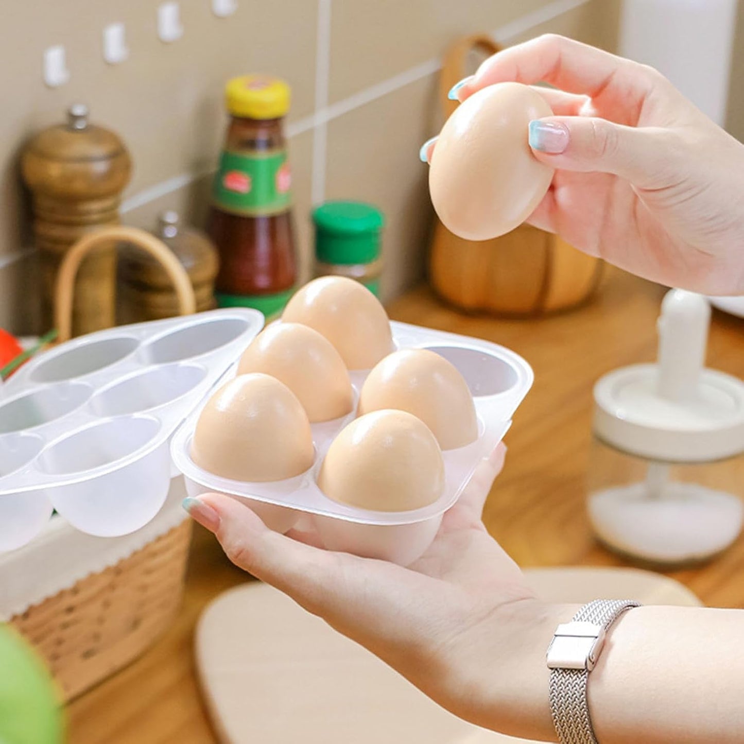 6 Grid Eggs Holder Container, Portable Tray Egg Grid Storage Container With Lid Camping Boxes Carriers For Camping Picnics Travel Kitchen Restaurants