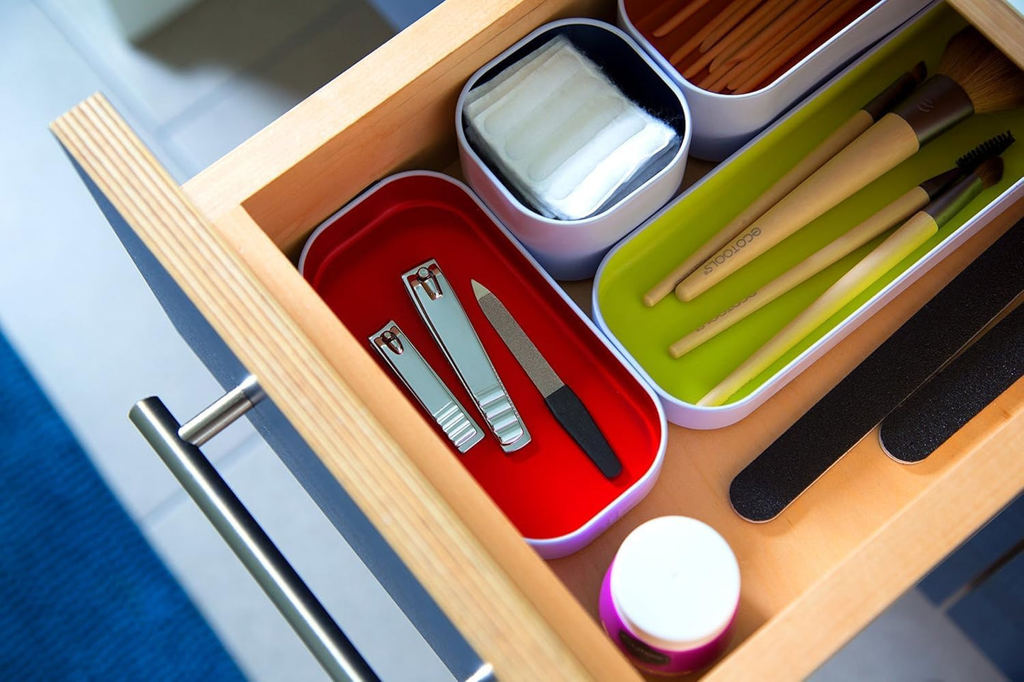 Three by Three Seattle 5 Piece Shallow Metal Organizer Tray Set for Storing Makeup, Stationery, Utensils, and More in Office Desk, Kitchen and Bathroom Drawers (1 Inch, Assorted Colors)