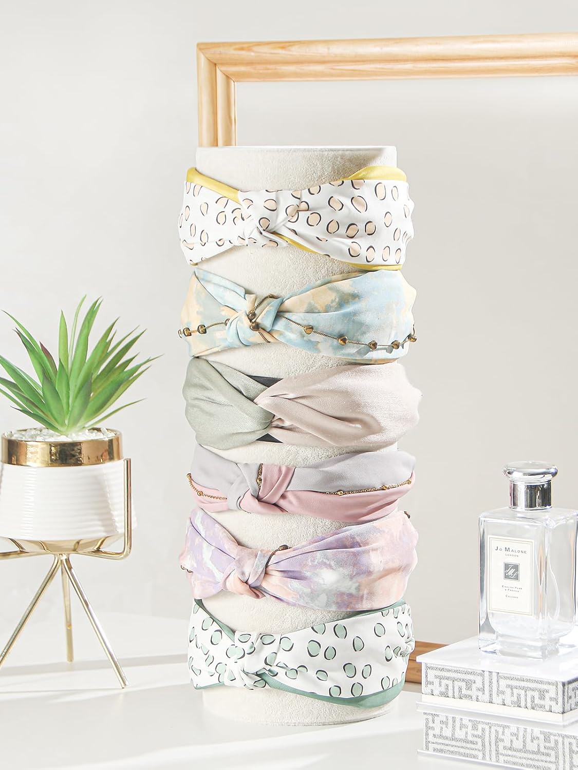 Coward Vertical Beige Headband Holder Organizer, Headband Organizer Display Stand,Hairband Storage Tower for Women Girls (beige velvet)
