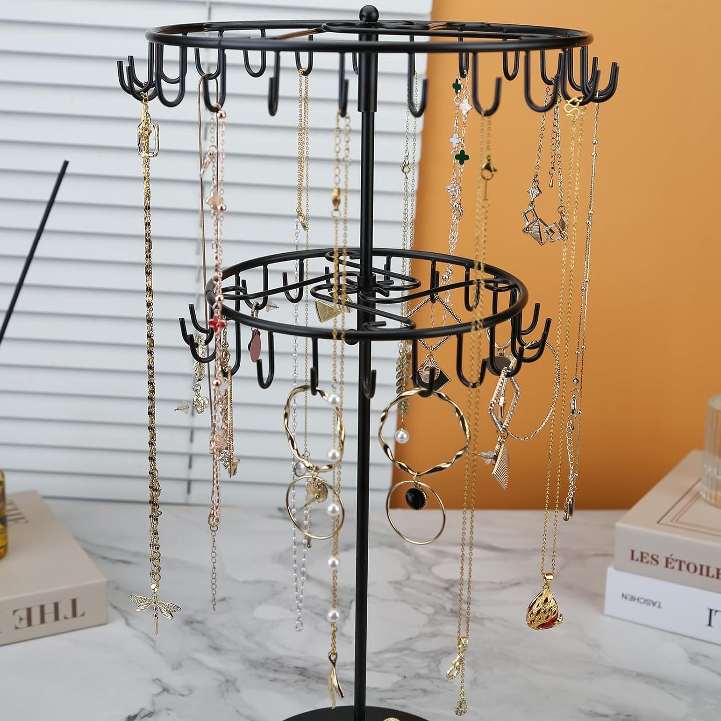jewelry storage rack Rotating Jewelry Display is used to organize and store necklaces, earrings, bracelets, rings﻿-black