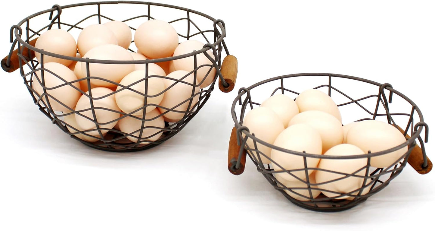 CVHOMEDECO. Round Wire Egg Baskets Rustic Fruit Baskets with Wooden Handles Primitives Vintage Collecting Basket. Rusty, Set of 2