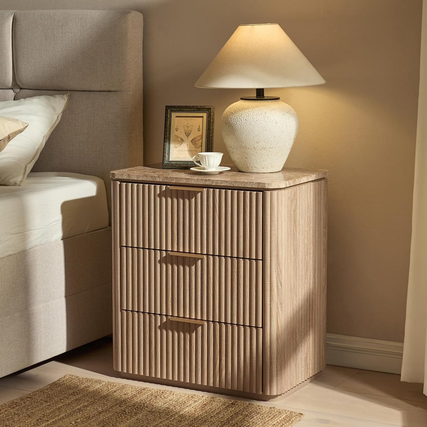 Fluted Nightstand with 3 Drawers, Engineered Wood Bedside Table with Faux Marble-Top, Modern End Table with Curved Corners, Metal Handle, Large Night Stand for Bedroom, Office, Closet, Natural Oak