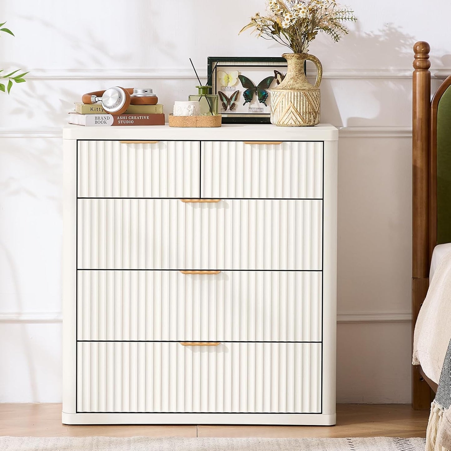 LEYAOYAO Fluted 5 Drawers Dresser for Bedroom, 34" Tall Modern Chest of Drawers with Metal Handle, Curved Profile Design,White Wood Drawer Organizer for Bedroom, Living Room, Hallway, Entryway