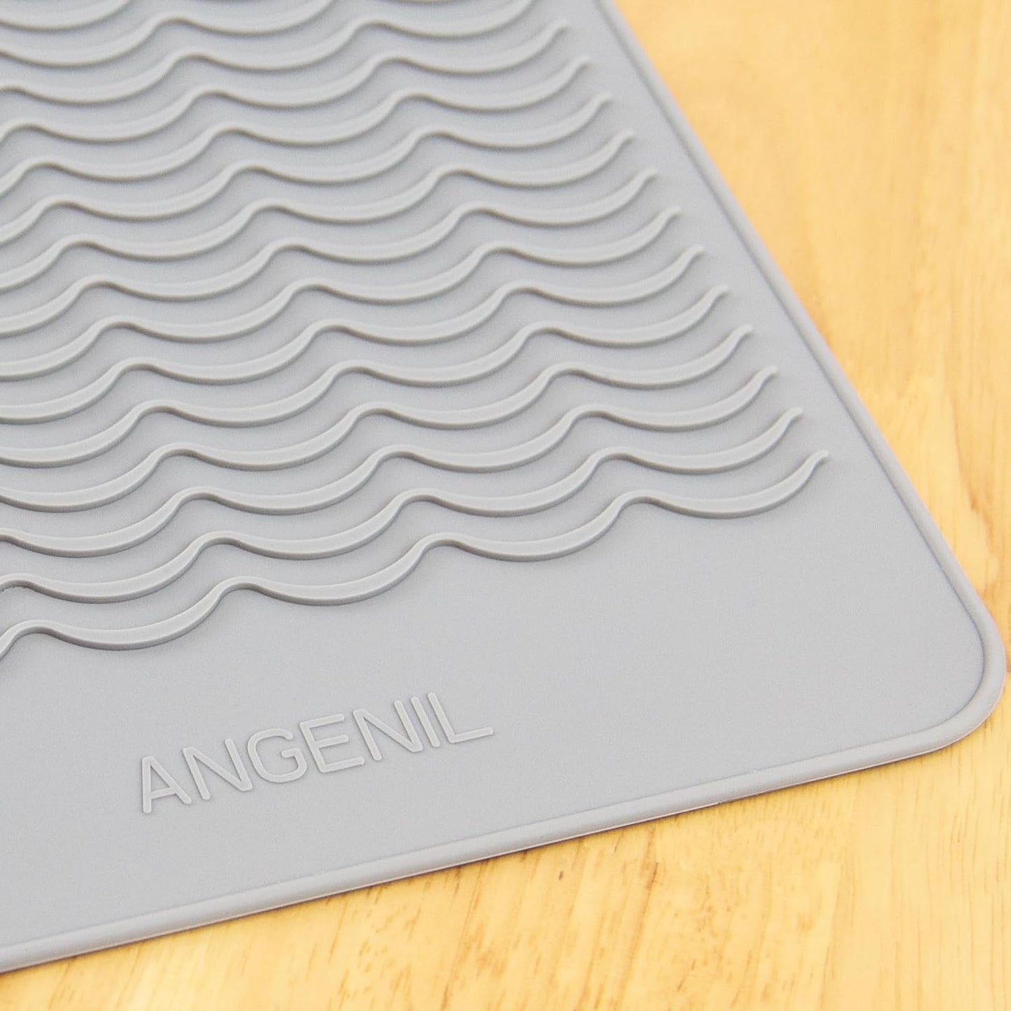 ANGENIL Pro Heat Resistant Silicone Mat for Hair Tools with Flat Iron Hair Straightener and Curling Irons Travel Essentials, Anti-scalding Accessories Pad Hot Tool Mat, Large Size 11.02" x 7.9"