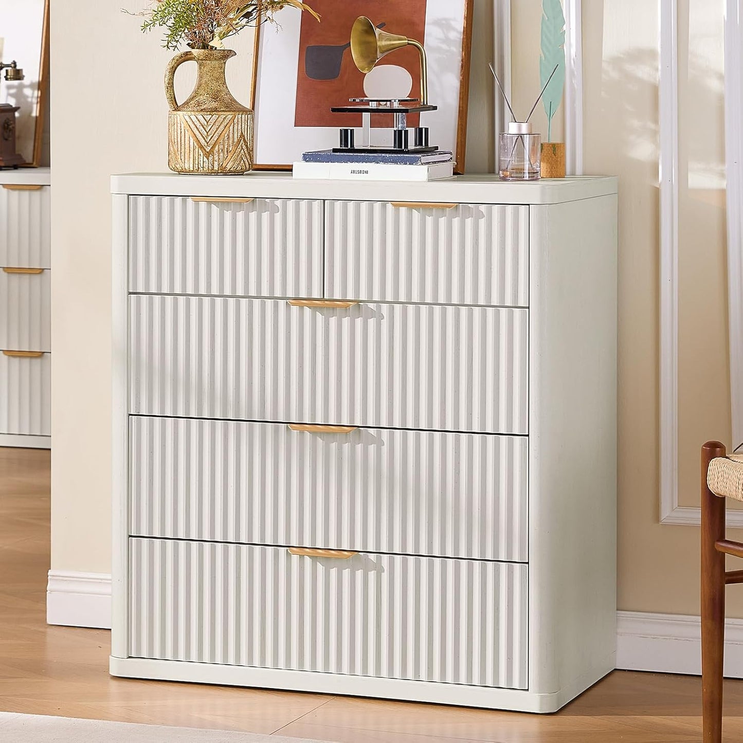 LEYAOYAO Fluted 5 Drawers Dresser for Bedroom, 34" Tall Modern Chest of Drawers with Metal Handle, Curved Profile Design,White Wood Drawer Organizer for Bedroom, Living Room, Hallway, Entryway