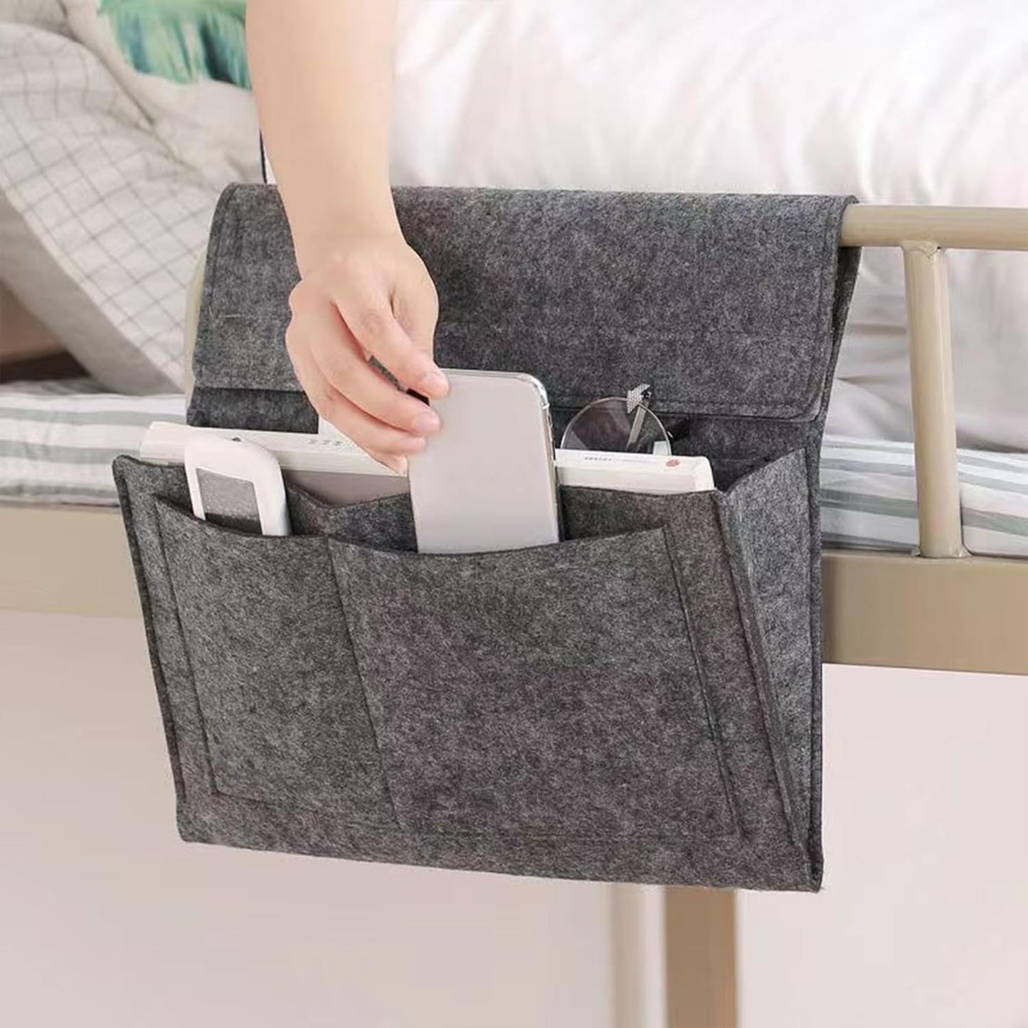 Bedside Caddy, 5 Pockets Felt Bedside Storage Organizer, Hanging Storage Organizer for Home Bedroom Living Room College Dorm Bed Water Bottles, Magazines, Phone, Glasses (Black)