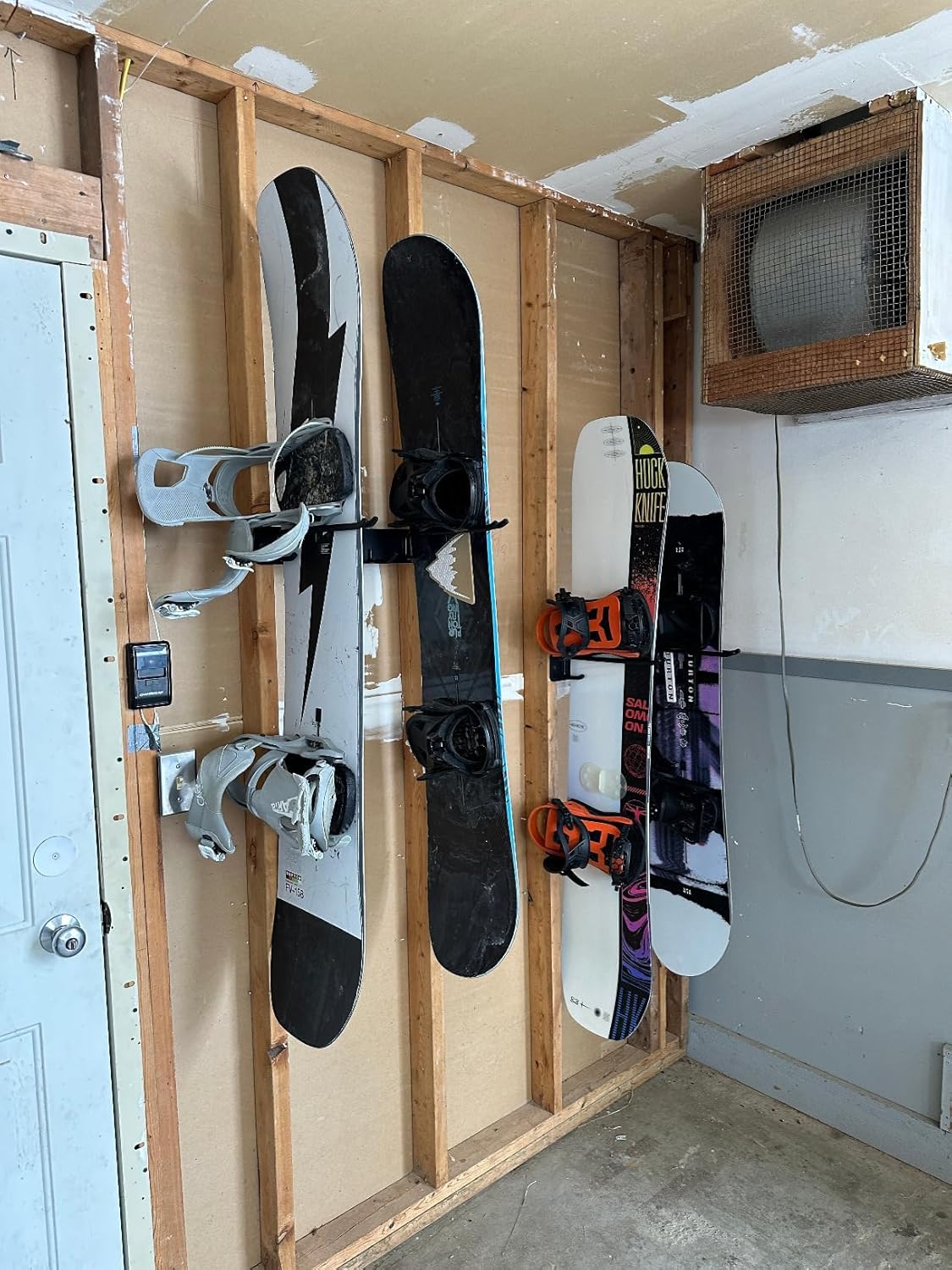 Wall Mount Ski Storage Rack,Garage Snowboard Storage Organizer 4 Pairs Metal Hooks Indoor Outdoor System Organization (Black 1pack)