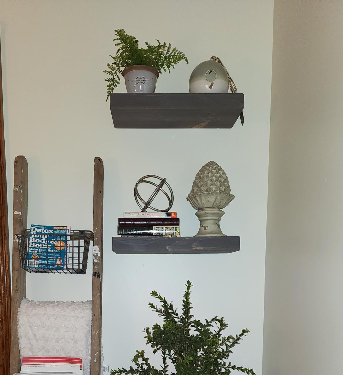 joelsantiques - 18 Inch Wooden Floating Shelves for Wall - 18x8x2 in - Made of Natural Wood - Short Heavy Duty Rustic Wall Shelves for Bedroom - Perfect for Living Room, Kitchen - Grey