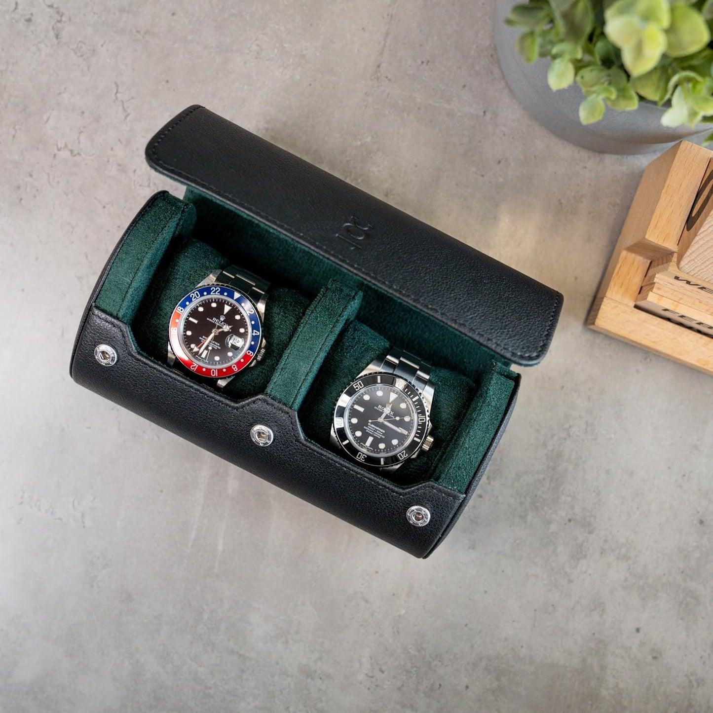 DailyWatch | Watch Roll Travel Case For 2 Watch | Luxury Watch Case In Genuine Black Leather With Soft Velvet Interior | Watch Case Protect, Store, & Display Your Watches | Black Green