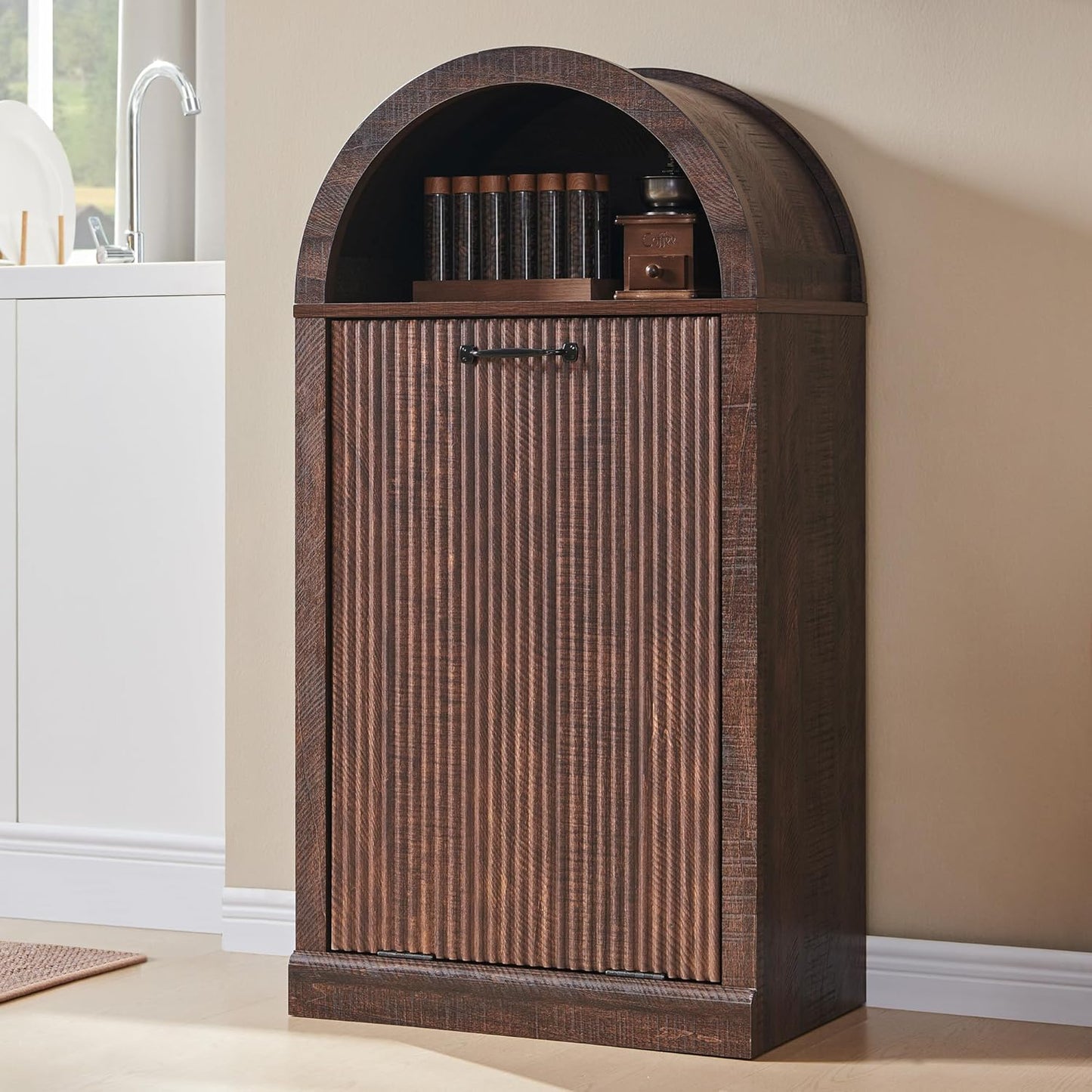 Arch Tilt-Out Trash Can Cabinet, Fluted Kitchen Trash Can 10 Gallon with Open Shelf, Modern Laundry Hamper Cabinet, Hidden Garbage Can with Storage Basket for Living Room, Kitchen Brown