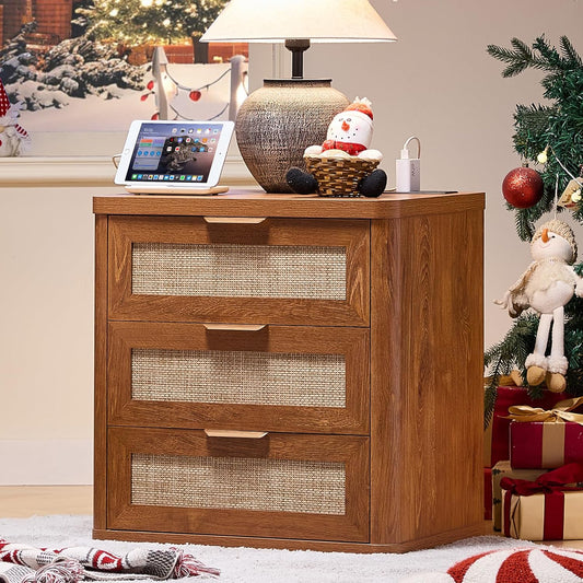 LEYAOYAO Rattan Night Stand with Charger Station, 23" Large 3 Drawer Boho Nightstand, Tea Brown Bedside Table Storage Cabinet, Bed Side End Tables for Bedroom, Living Room, Hallway