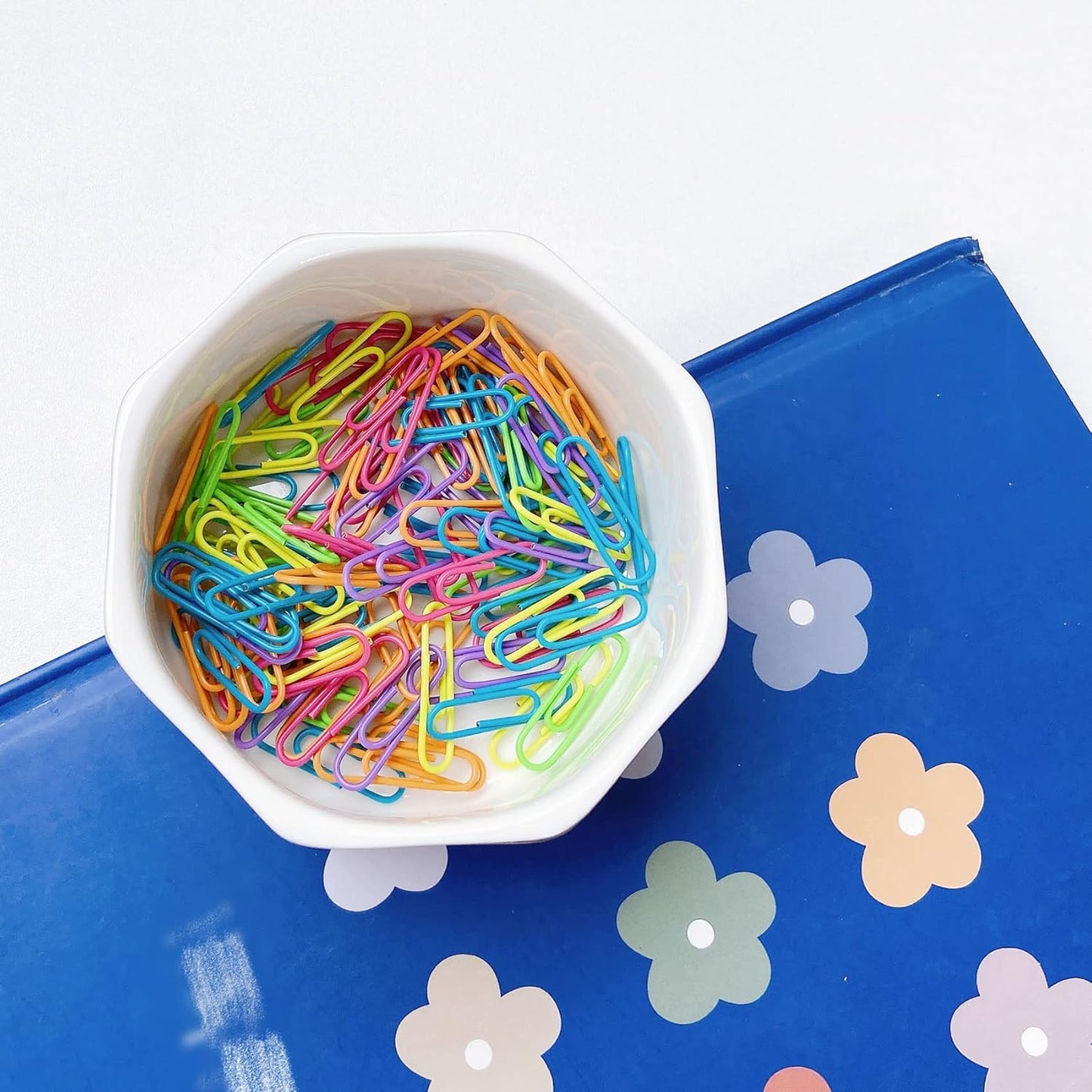 Ceramic Paper Clip Holder Gold Line Paper Clip Dispenser Organizer for Desk Cute Floral Pattern Office Binder Clip Holder Bobby Pin and Hair Clip Holder Gift for Office Blue Flowers