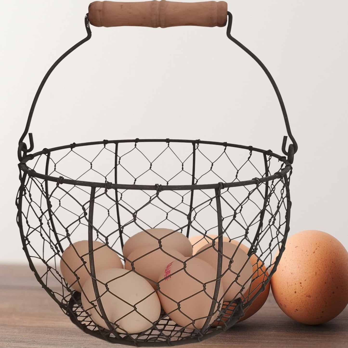 TAIANLE. Farmhouse Wire Egg Basket for Gathering Fresh Eggs with Handle, Round Metal Egg Collecting Basket Vintage Style Countertop Storage Container Holder Fruit Bin