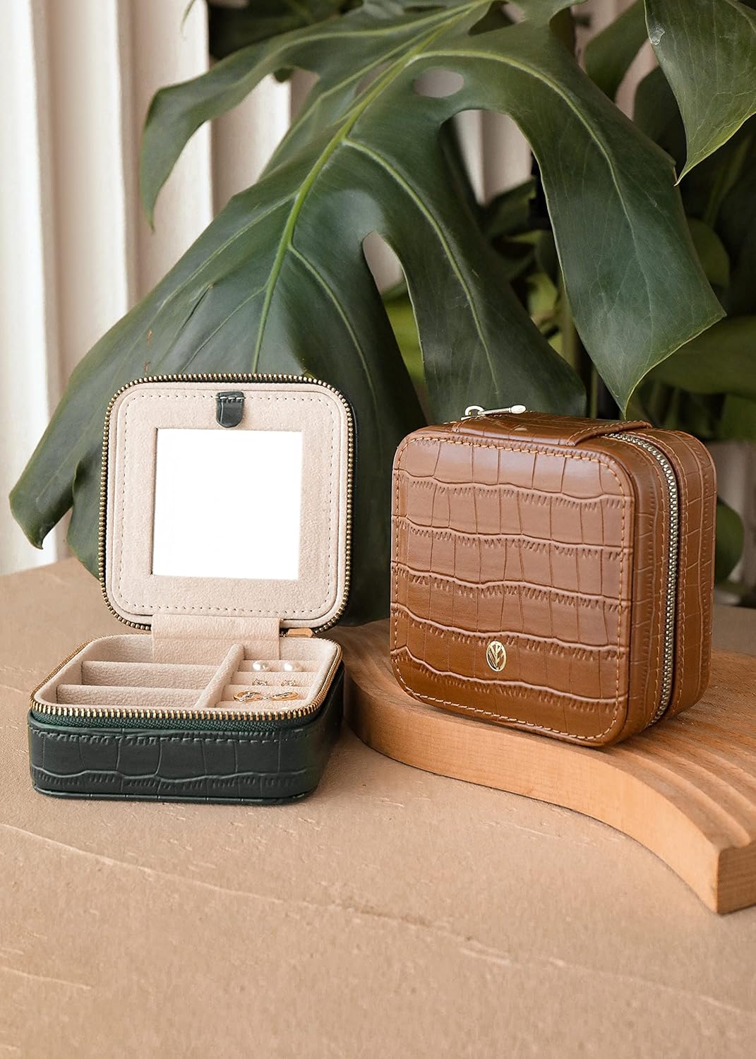 S.Leaf Travel Jewelry Organizer Boxes for Women Small Portable Necklace Earrings Bracelet Rings Travel Case Best Friend Birthday Gifts for Women Trendy (09_Pattern_Crocodile_Emerald_01)
