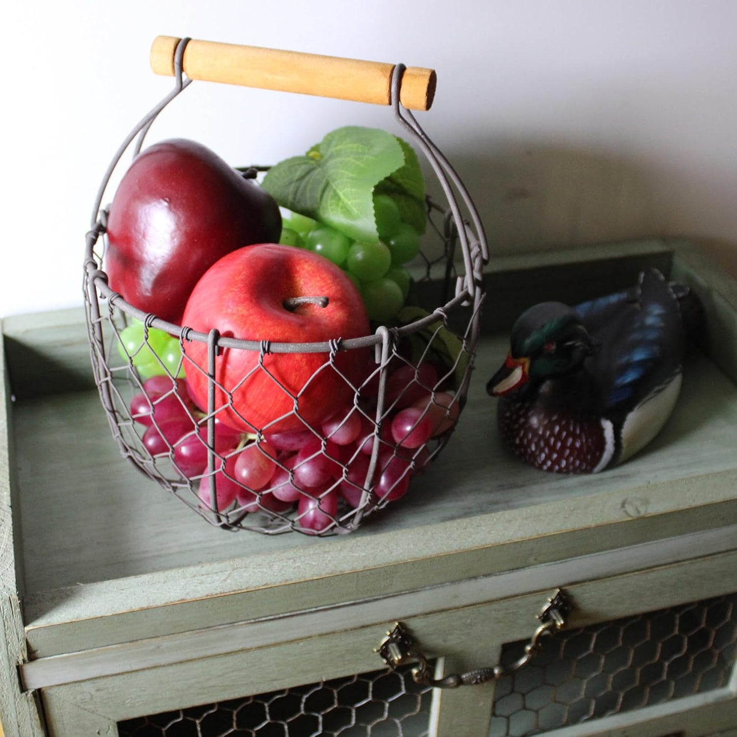 CVHOMEDECO. Round Chicken Wire Egg Basket Fruit Basket with Wooden Handle Primitives Vintage Gathering Basket. Rusty