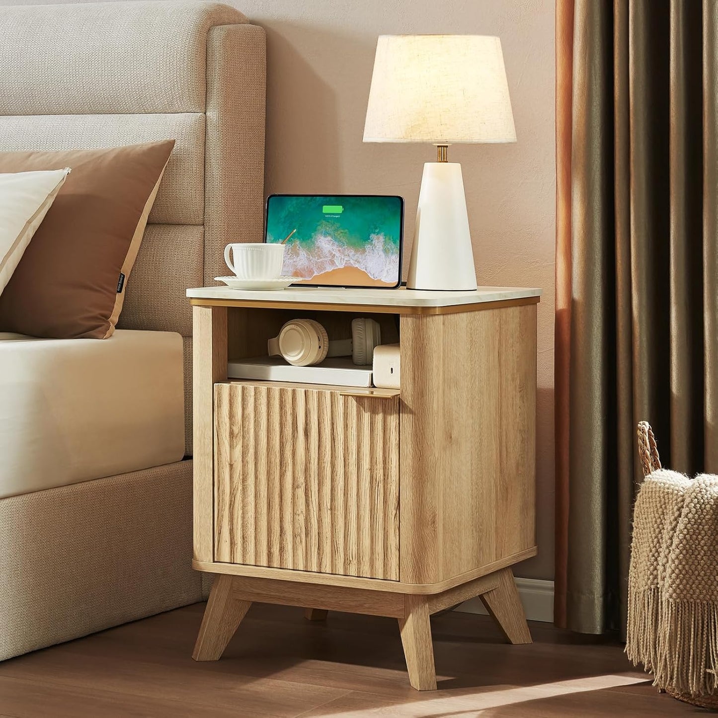 QUW Fluted Nightstands with Charging Station, 18" Modern Side Table, Wooden Bedside Table with Faux Marble Top, Open Storage, Cabinet, End Table for Bedroom, Living Room, Natural Oak
