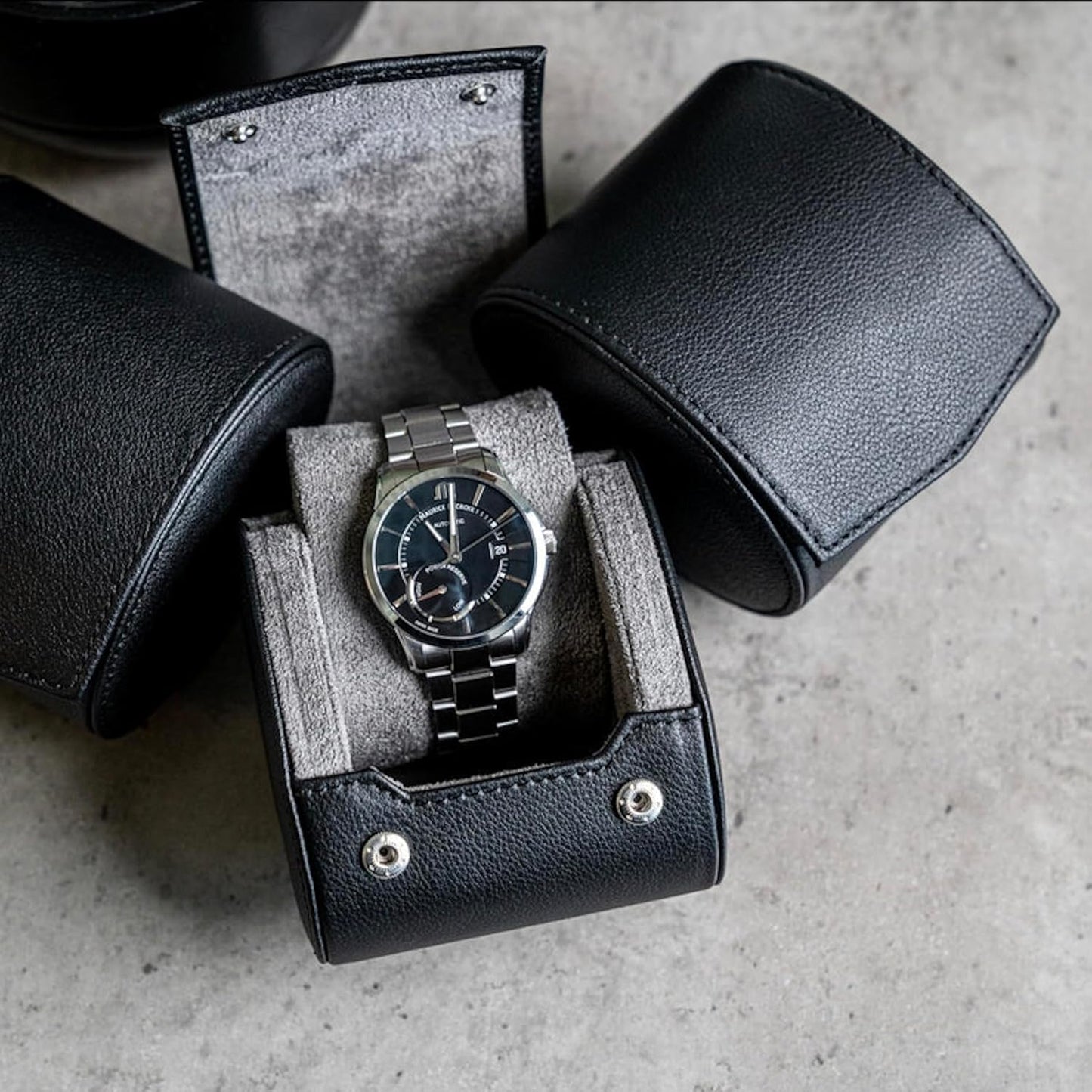 DailyWatch | Personalized Watch Roll Travel Case For 1 Watches - Handmade Genuine Leather Travel Case With Custom Engraving of Name or Initials - Black Grey