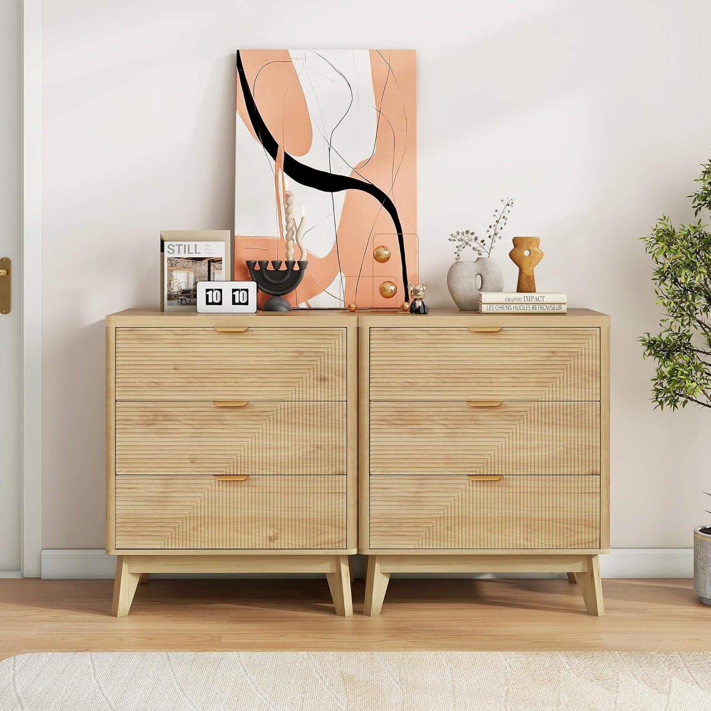 3 Drawer Fluted Nightstand for Bedroom, Modern Wood Night Stand with Curved Profile, Fluted Dresser & Wood Drawer Organizer for Bedroom and Hallway
