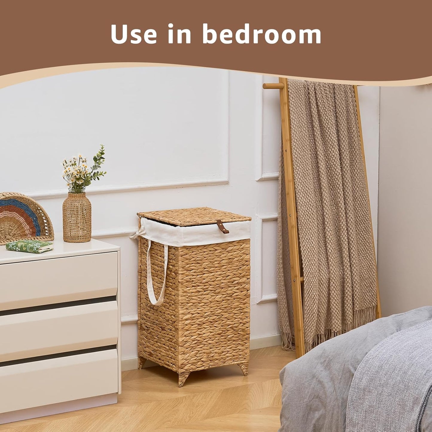 Laundry Hamper with Lid and Removable Liner Bag, Handwoven Natural Hyacinth Clothes Hamper with Heightened Feet, Wicker Laundry Basket for Clothes and Towels，Small