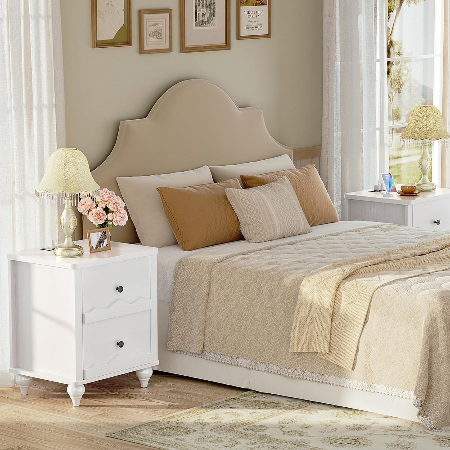 Cyclysio Nightstand Set of 2 with Charging Station, Side End Table with 2 Drawers, Modern Wood Night Stand Set 2 with Scalloped Pattern for Bedroom, Bedside Night Tables with Solid Wood Gourd Legs