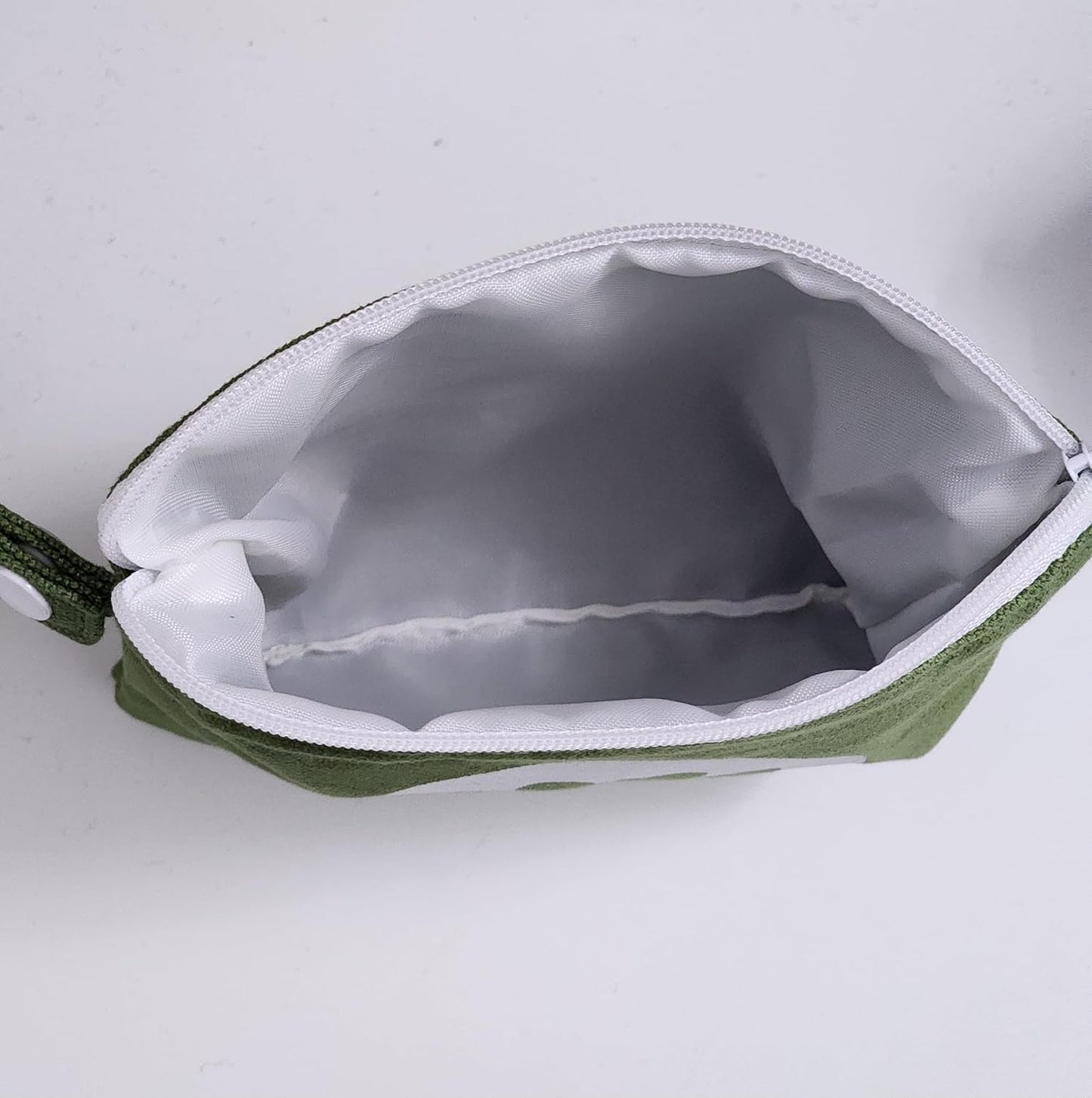 Small Green Dog Treat Pouch for Training for pet parents- Portable Puppy snack bag for treat for walking or hiking with zipper closure and waterproof lining and strap to waist belt loop or leash