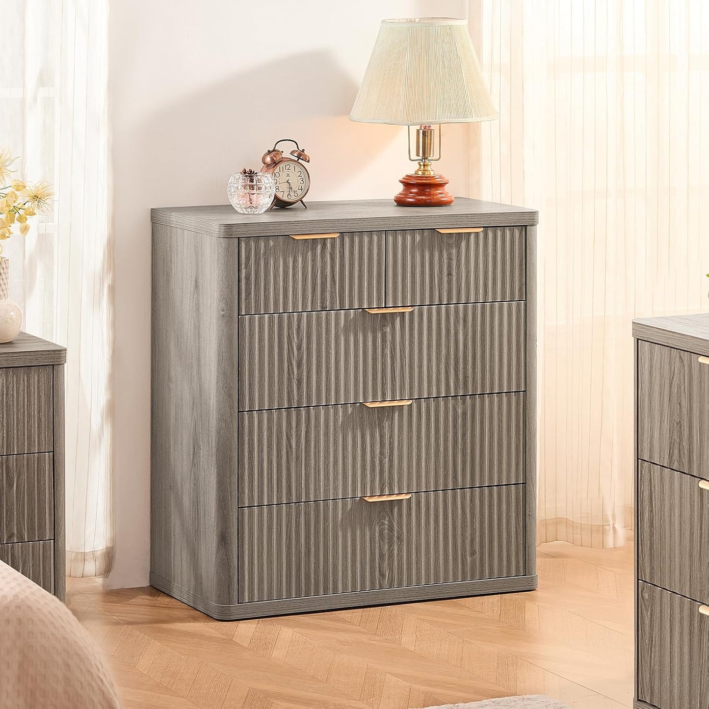 LEYAOYAO Fluted 5 Drawers Dresser for Bedroom, 34" Tall Modern Chest of Drawers with Metal Handle, Curved Profile Design,Grey Wood Drawer Organizer for Bedroom, Living Room, Hallway, Entryway