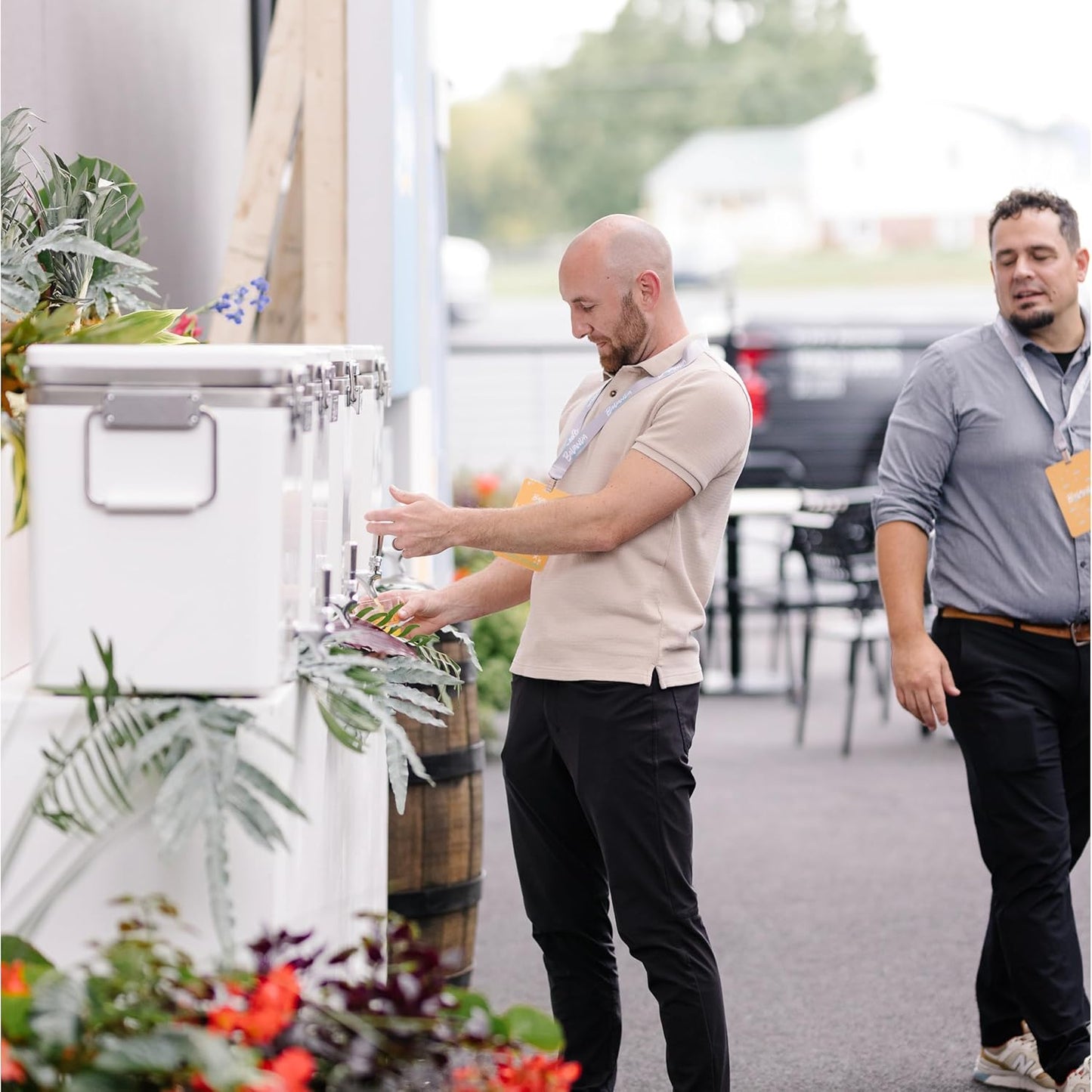 Bevanda - Sperse 3 Gallon Drink Dispenser - Large Insulated Stainless Steel Water and Beverage Dispenser - Ideal for Parties, Camping Trips, and Outdoor Events - Leakproof, Durable, Portable (White)