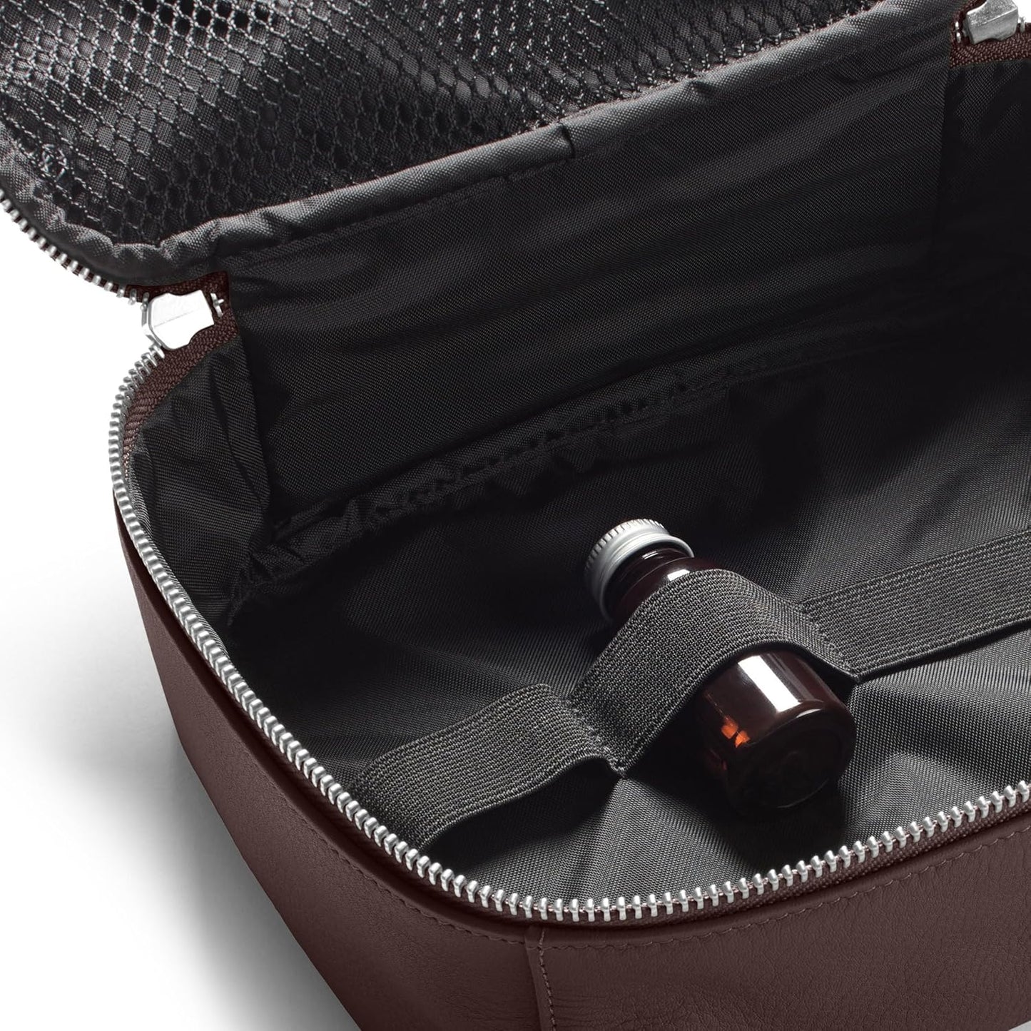 Leatherology Brown Large Travel Organizer - Zipped mesh storage pocket, elastic loops for organization, double metal zipper