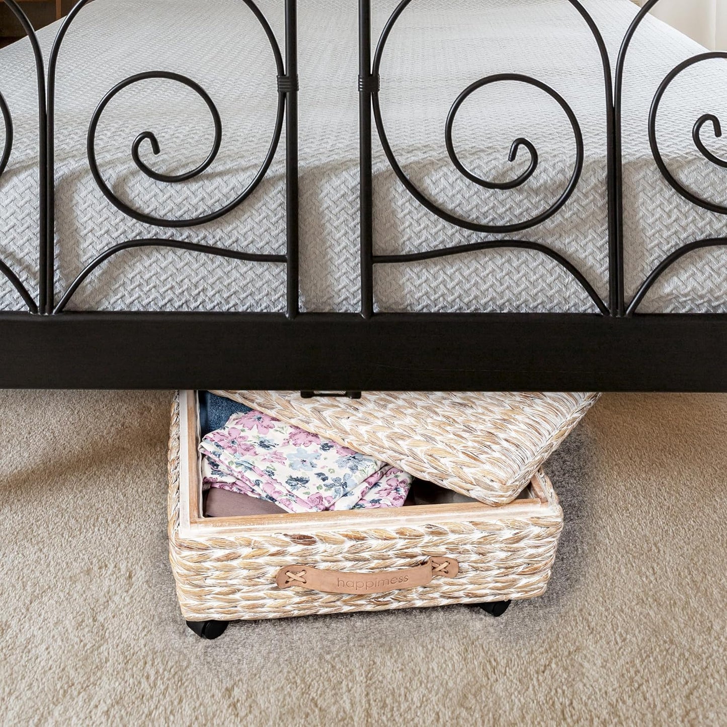 happimess BSK1006C 26.38" Chett Minimalist Hand-Woven Hyacinth/Wood Underbed Storage Bin with Wheels and Handles for Storage and Decoration in Bathroom, Bedroom, Closet,Entryway,Guest Room, White Wash