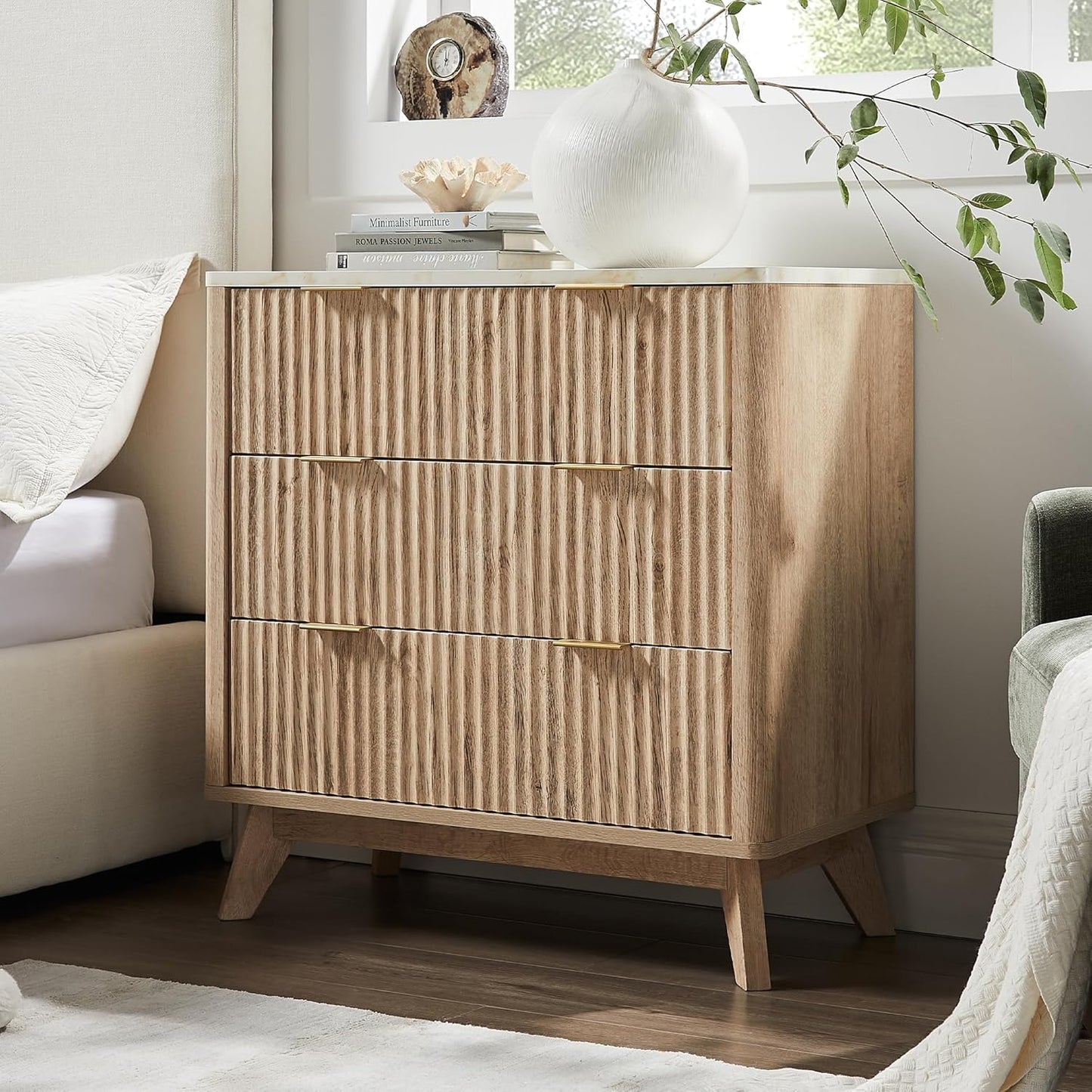 T4TREAM Fluted 3 Drawers Nightstand, Oversized Extra Large Modern Side Table with Faux Marble Top, End Table Bedside for Bedroom, Living Room, Curved Profile Design, Natural Oak